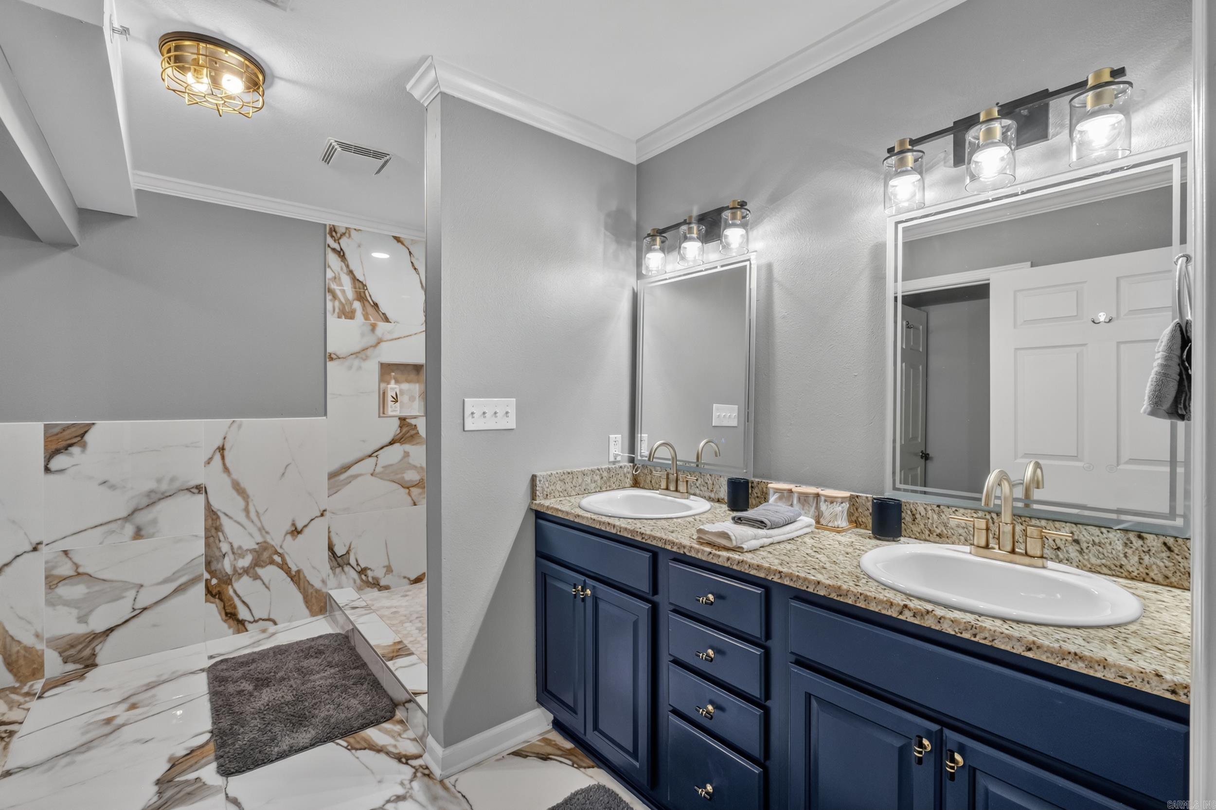 532 Grand Point Drive B2 Property Photo 11
