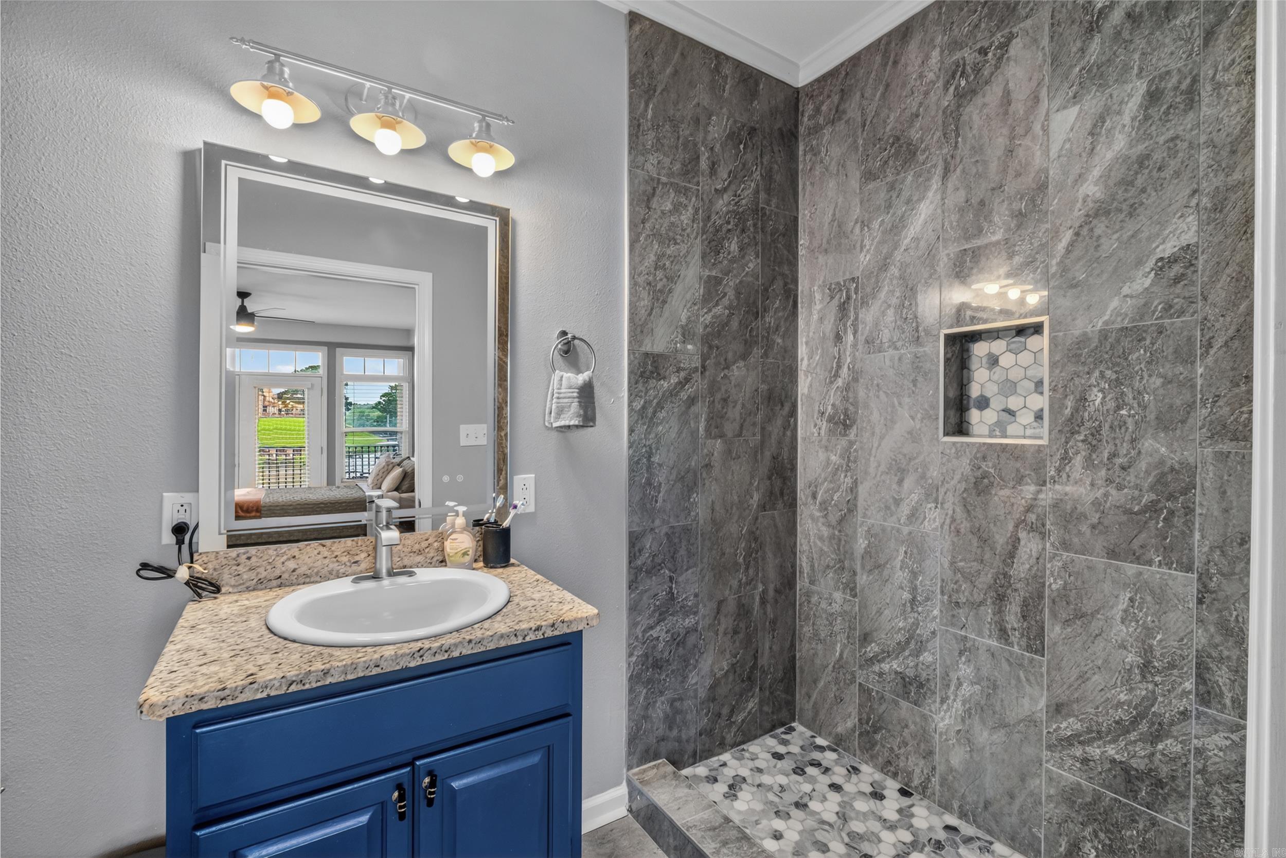 532 Grand Point Drive B2 Property Photo 18