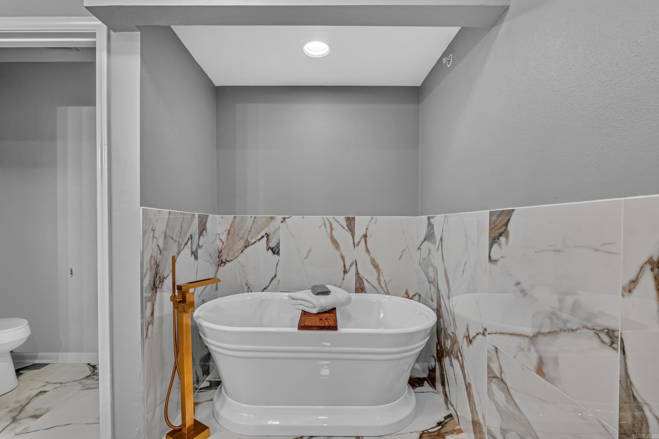 532 Grand Point Drive B2 Property Photo 26
