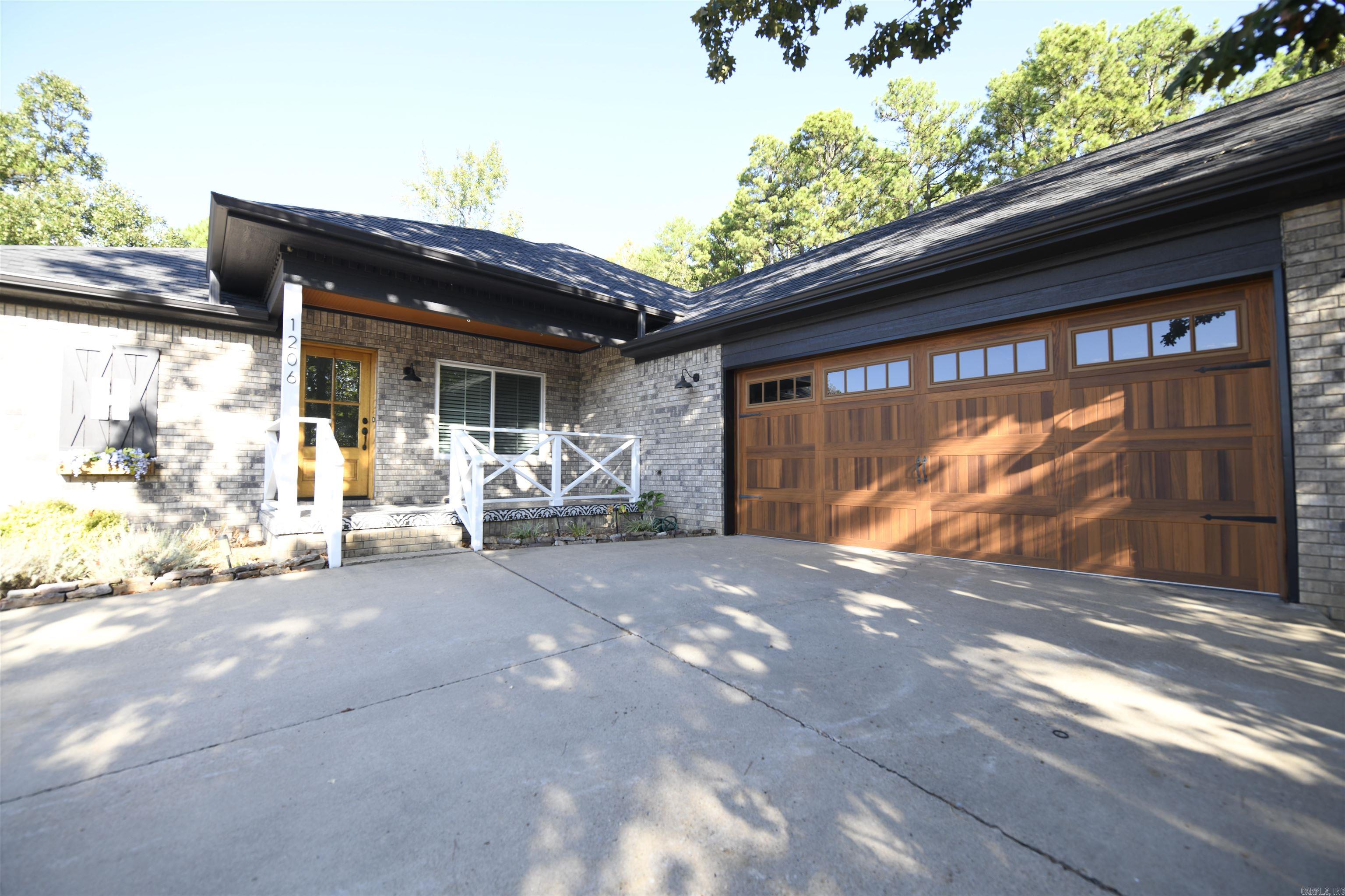 1206 Redbud Drive Property Photo 6