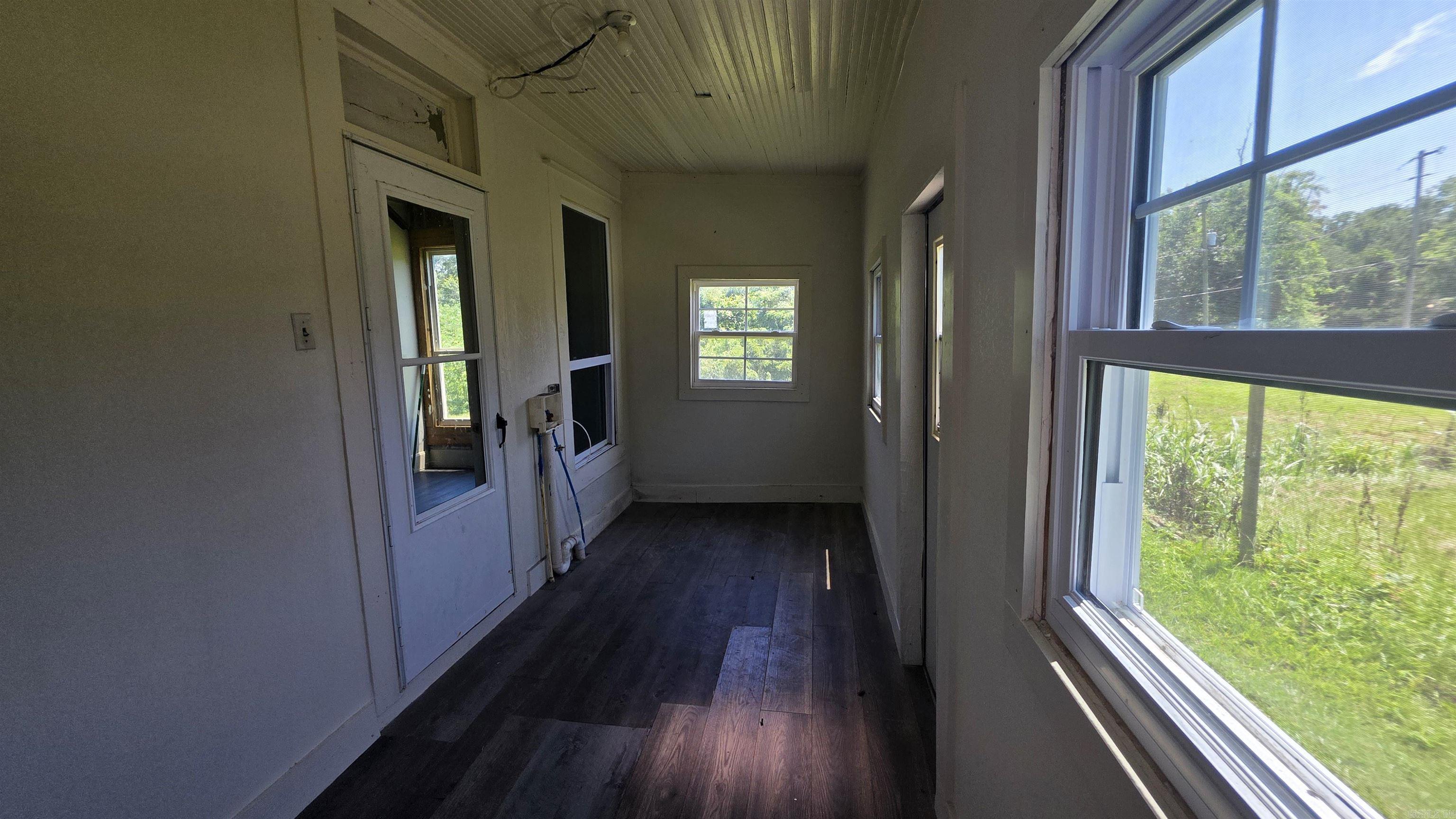 811 Wallace Property Photo 10