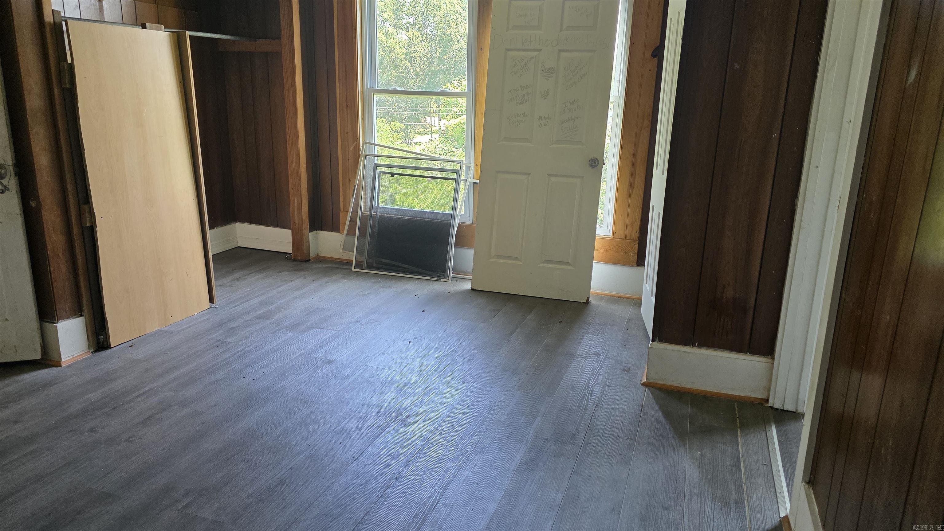 811 Wallace Property Photo 16