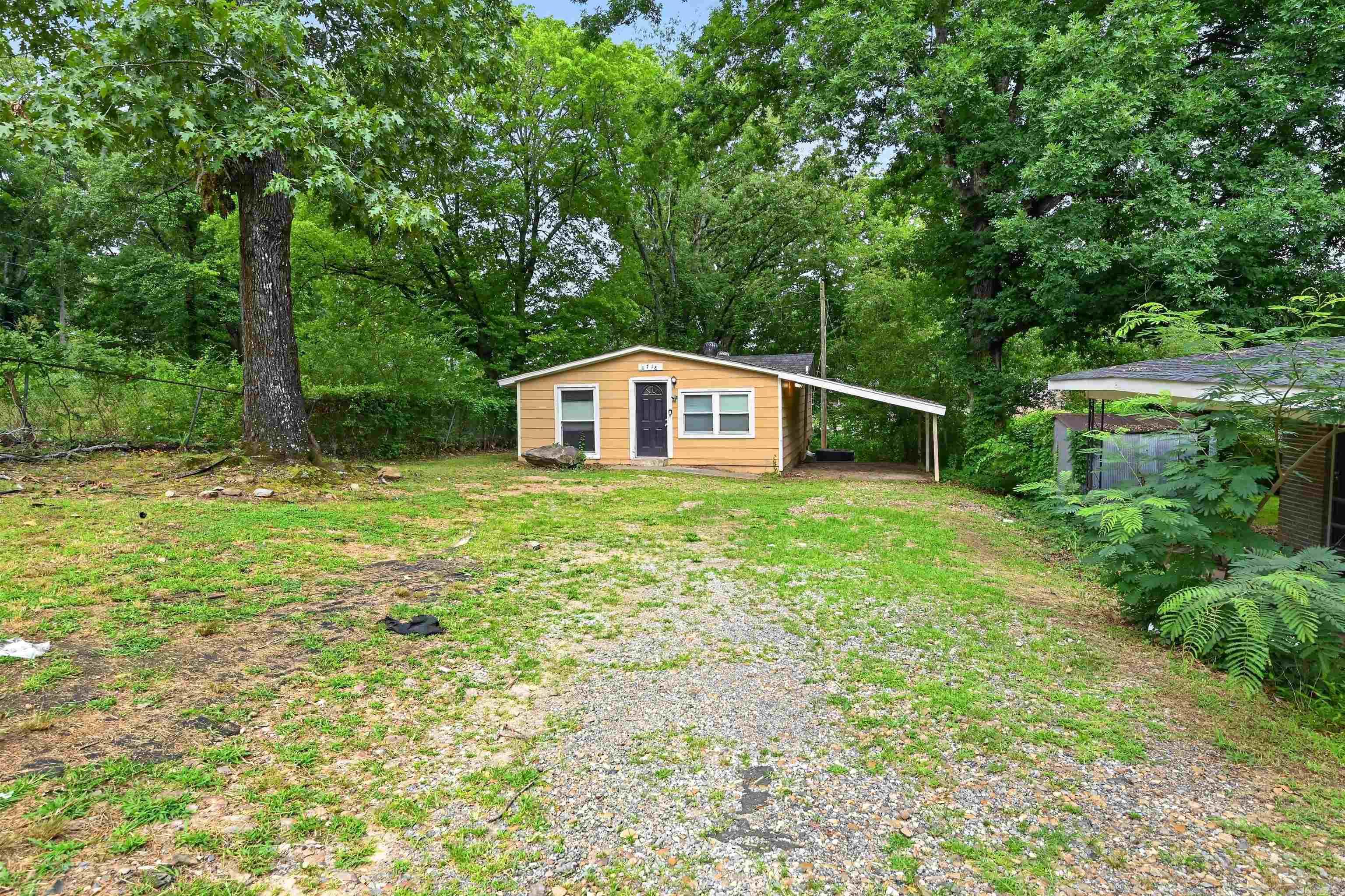 1718 Nichols Road Property Photo 3