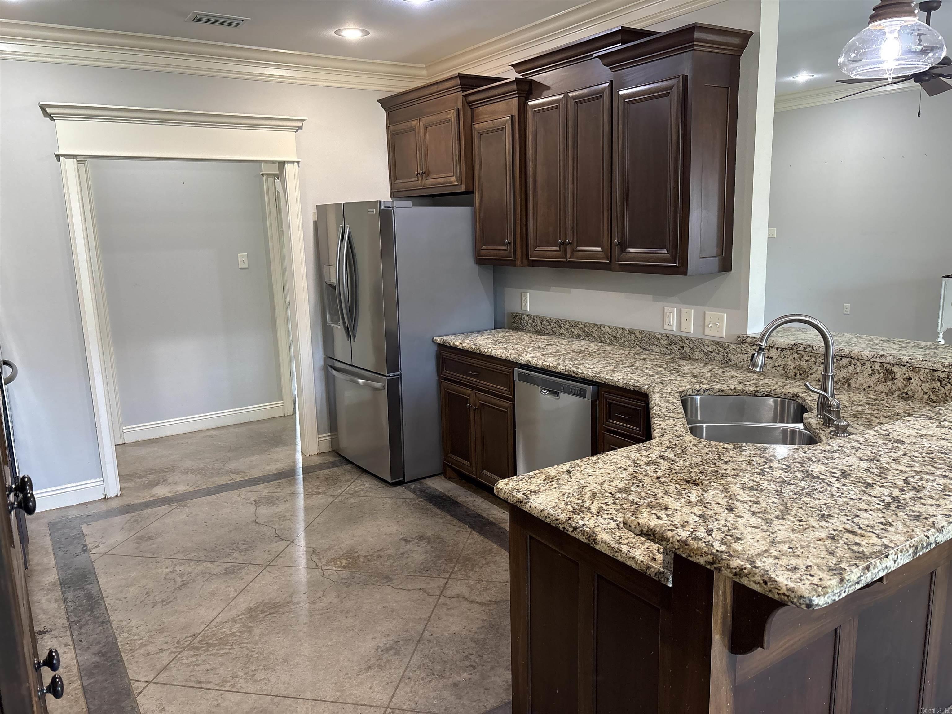 230 Chapel Creek Property Photo 8