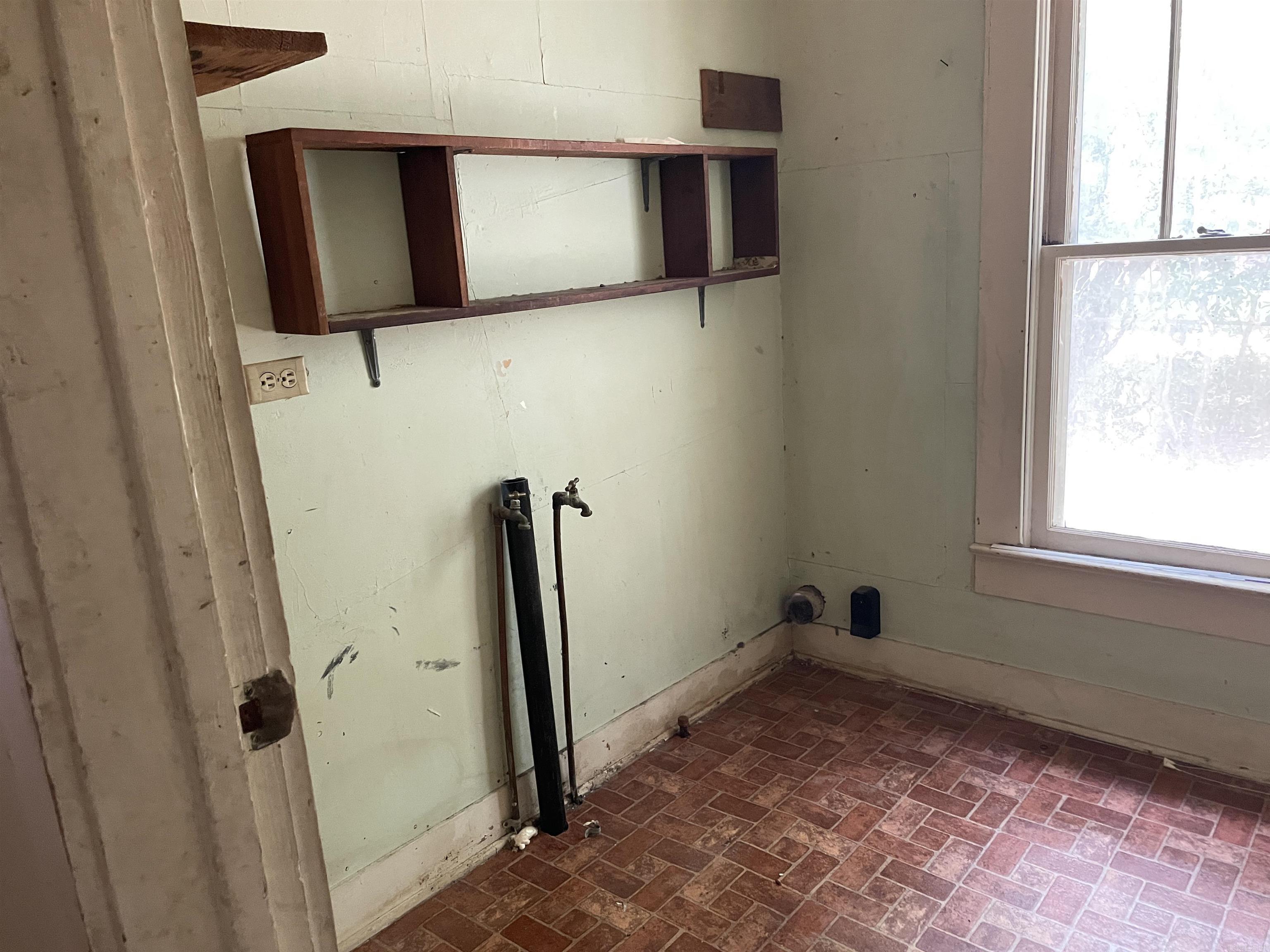 333 Fairview Road Property Photo 4