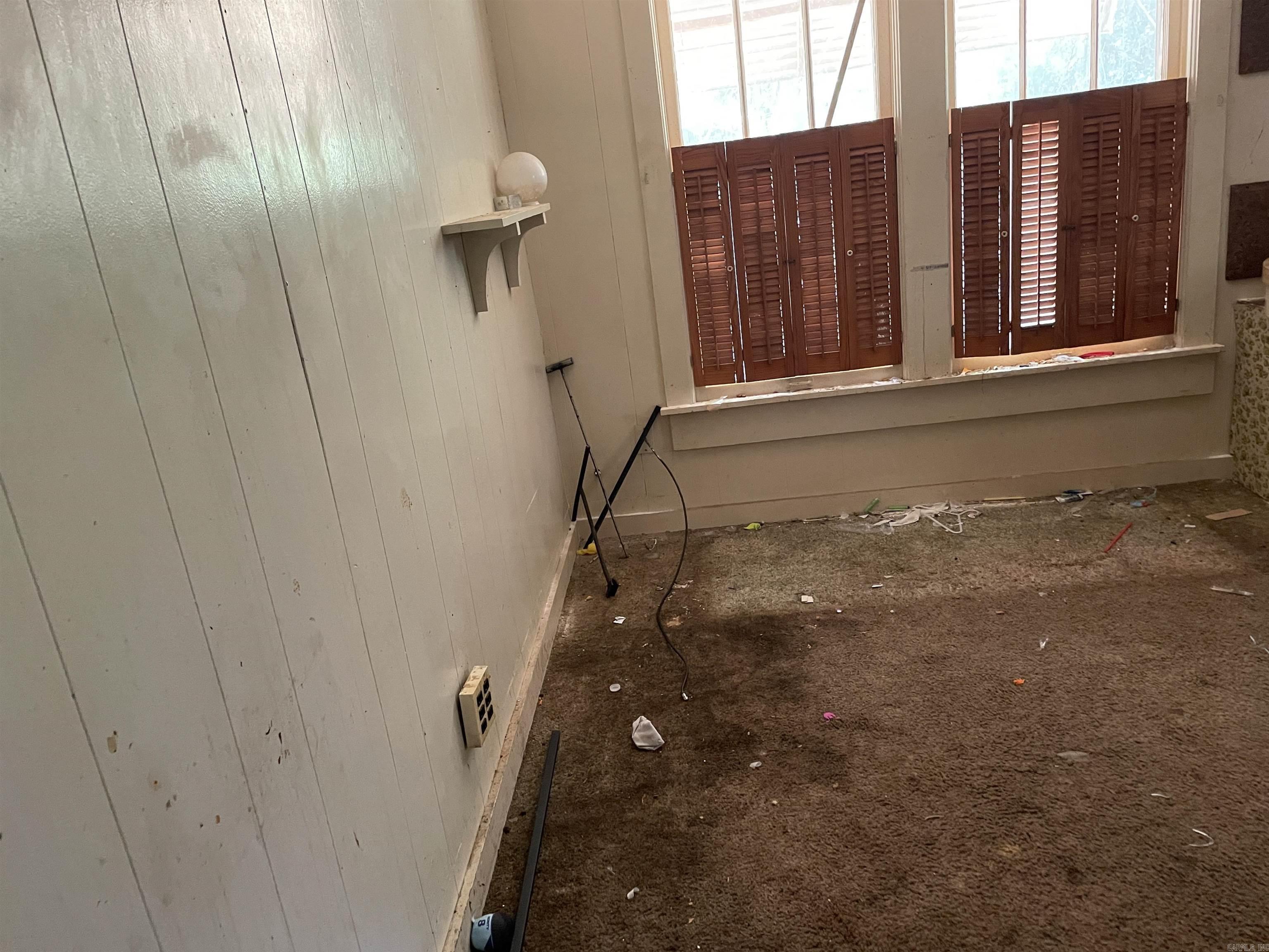 333 Fairview Road Property Photo 5