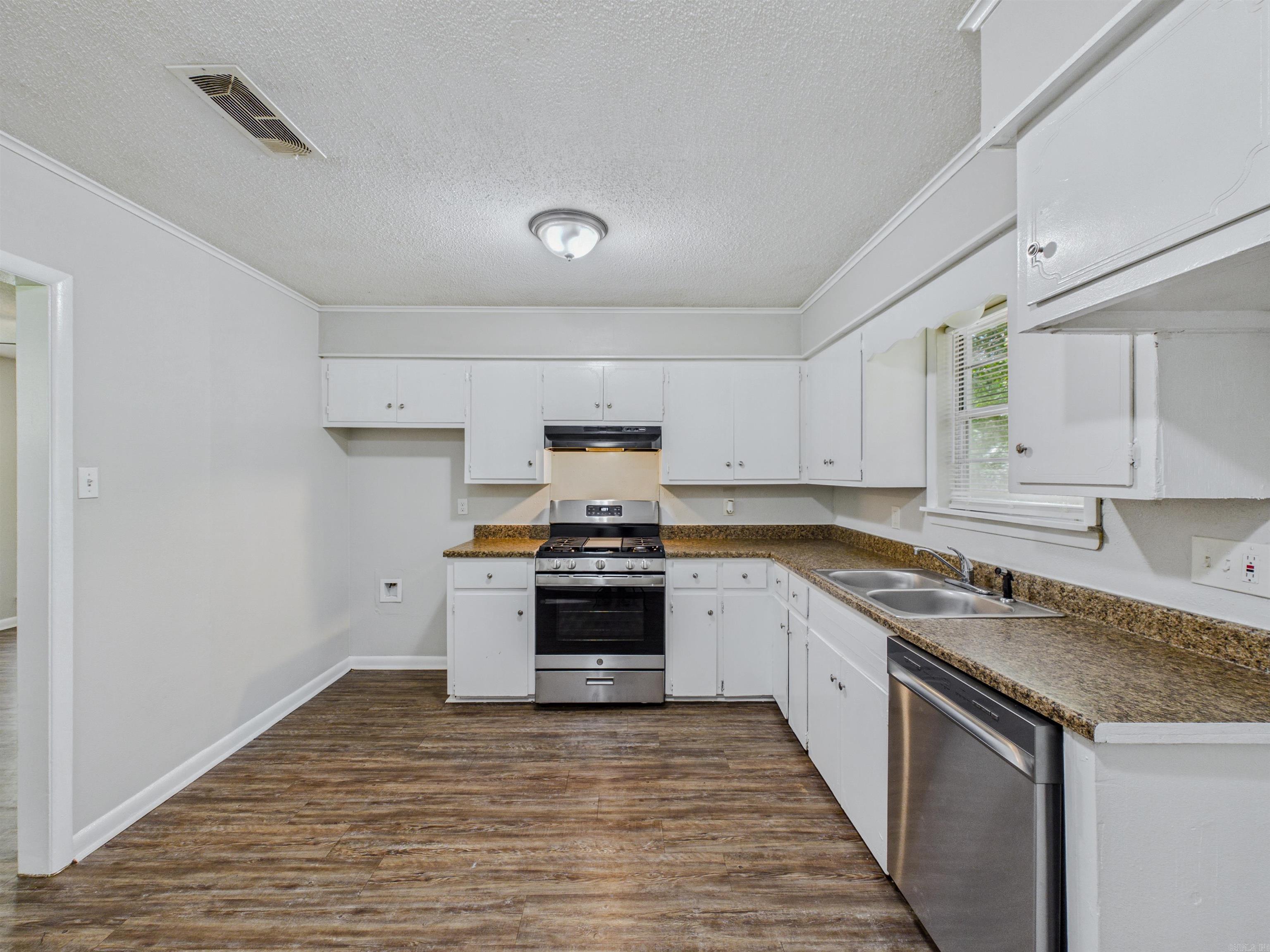 208 Raney Place Property Photo 9