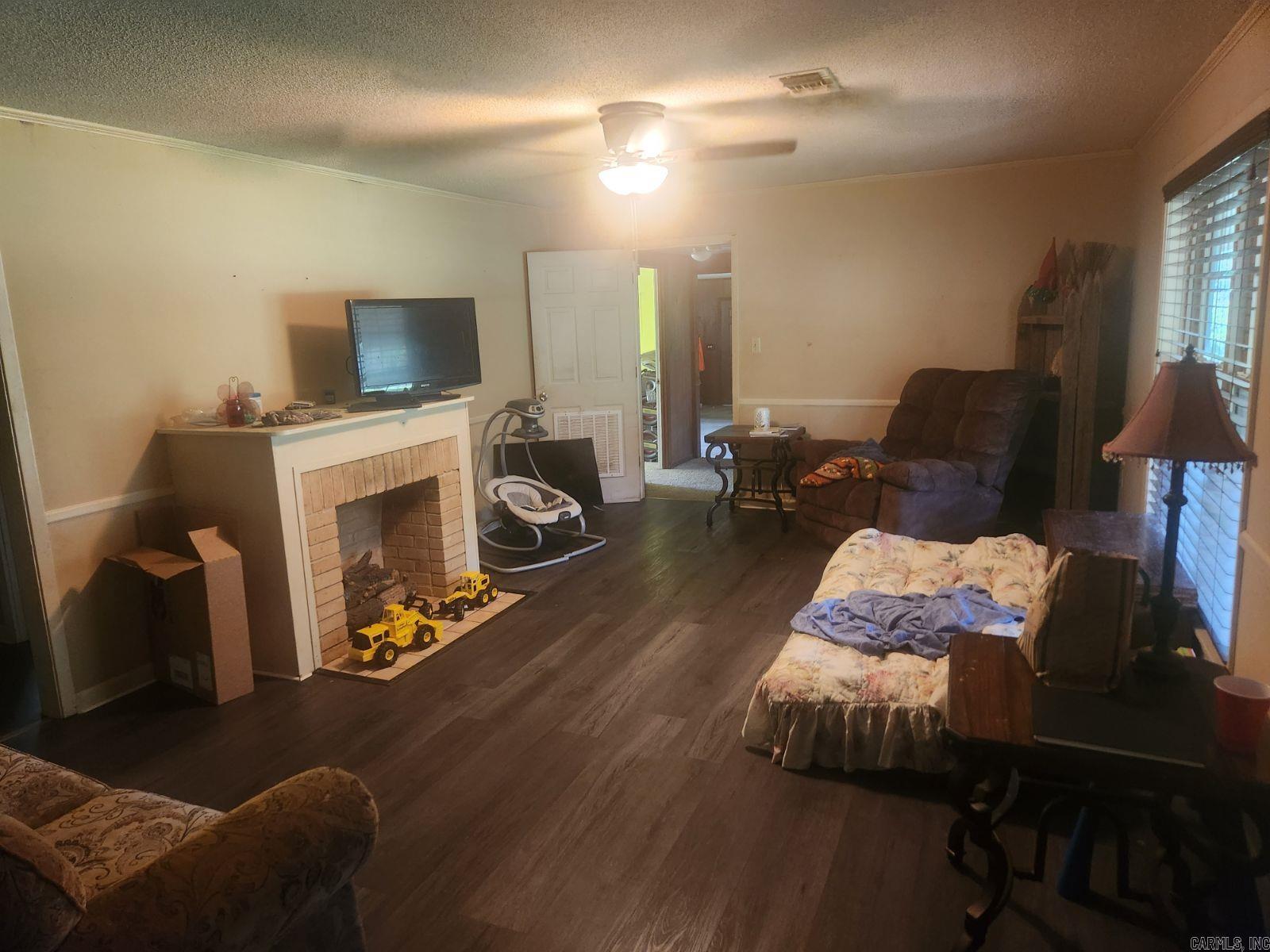 1814 E State Line Road Property Photo 3