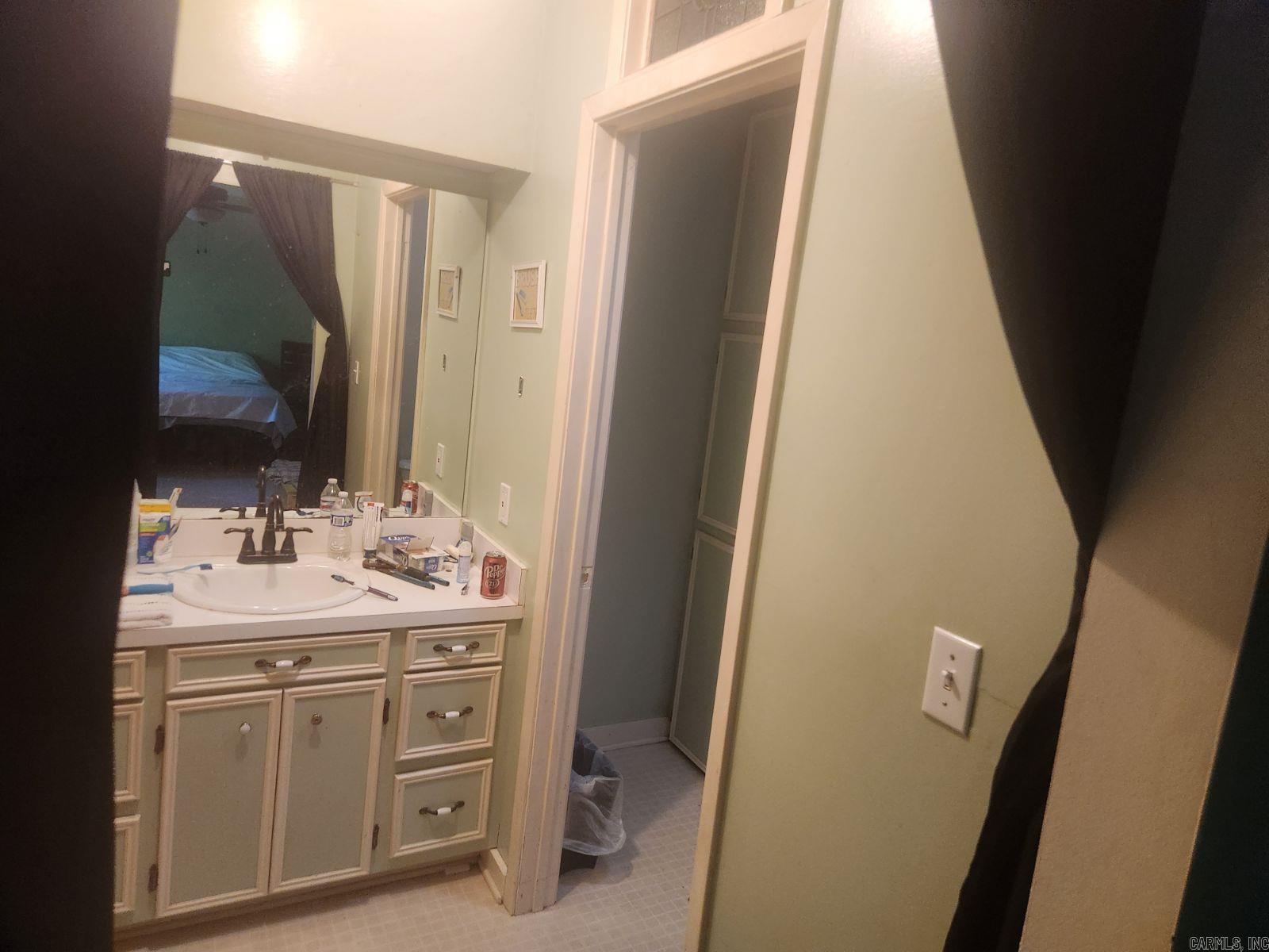 1814 E State Line Road Property Photo 8