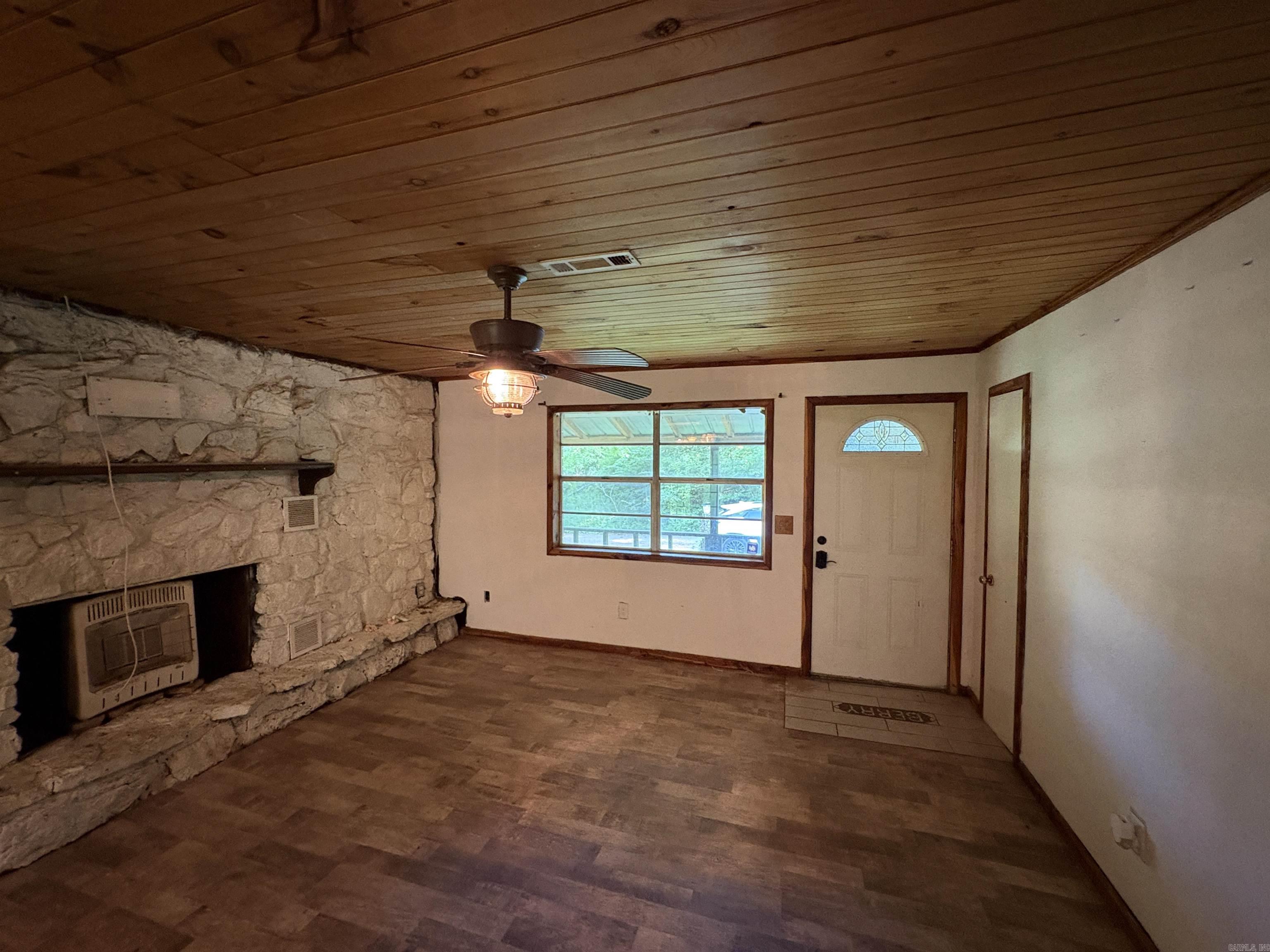 5085 367 Highway N. Property Photo 6