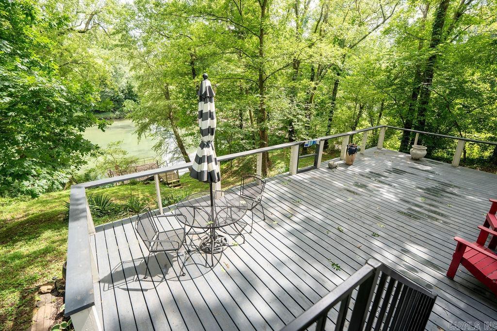 10 Raintree Valley Drive Property Photo 7
