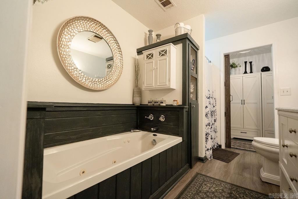10 Raintree Valley Drive Property Photo 30