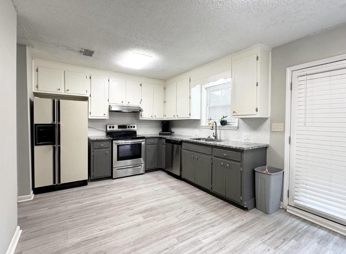 202 Whitefield Dr. Property Photo 4