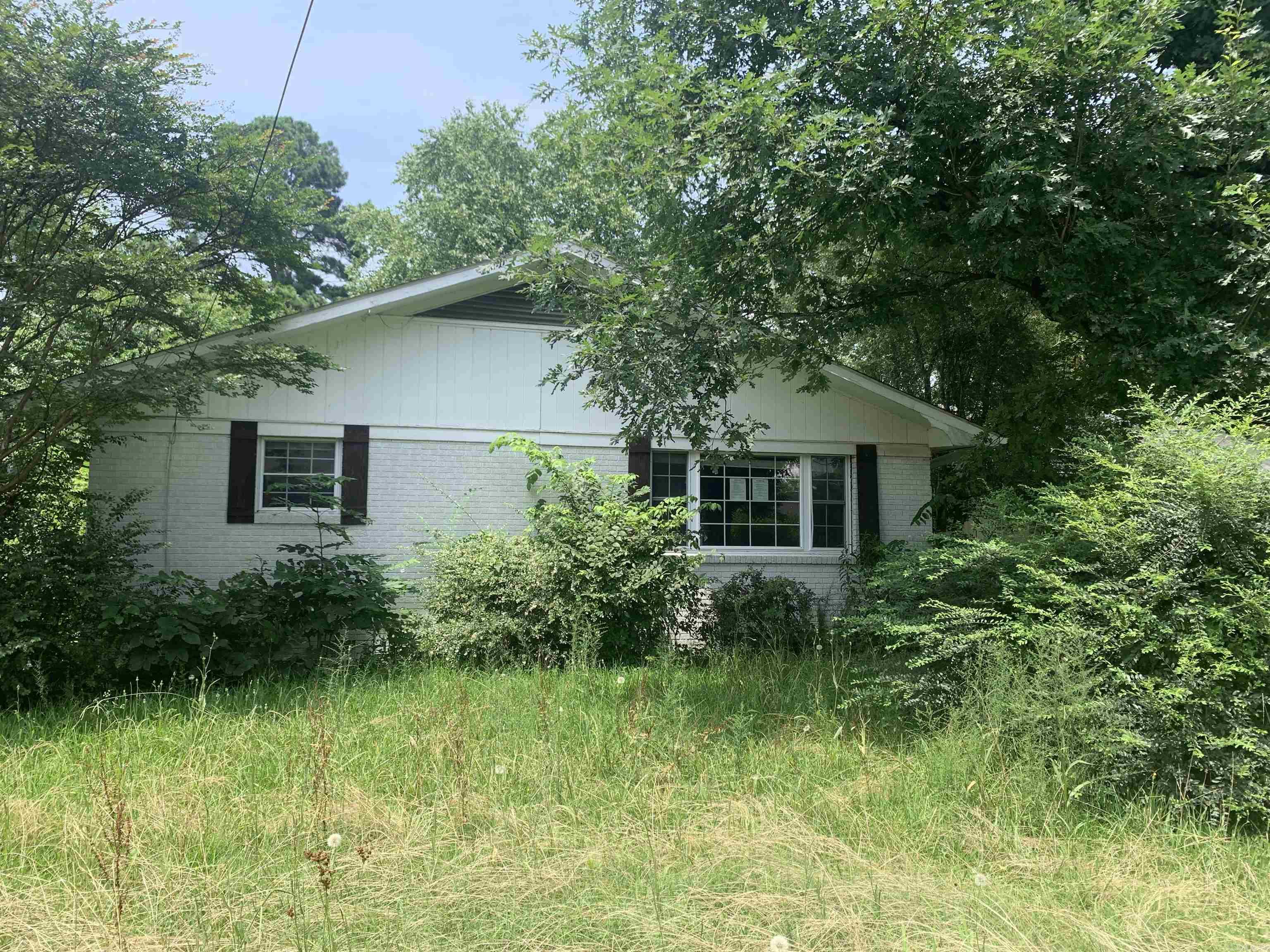 514 W Maxwell Avenue Property Photo 1