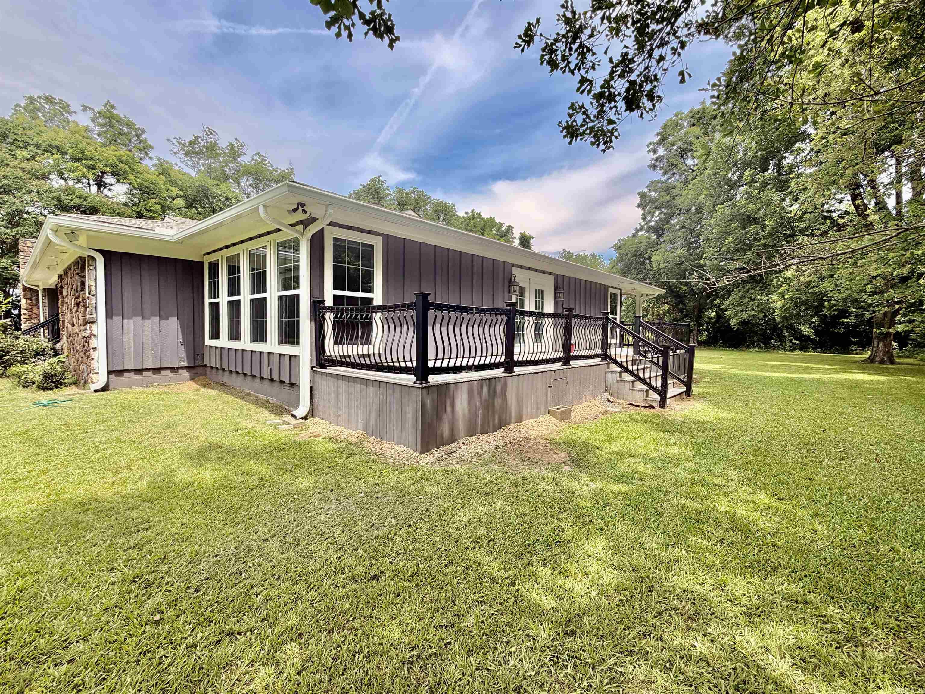 1407 S Trotter Property Photo 4