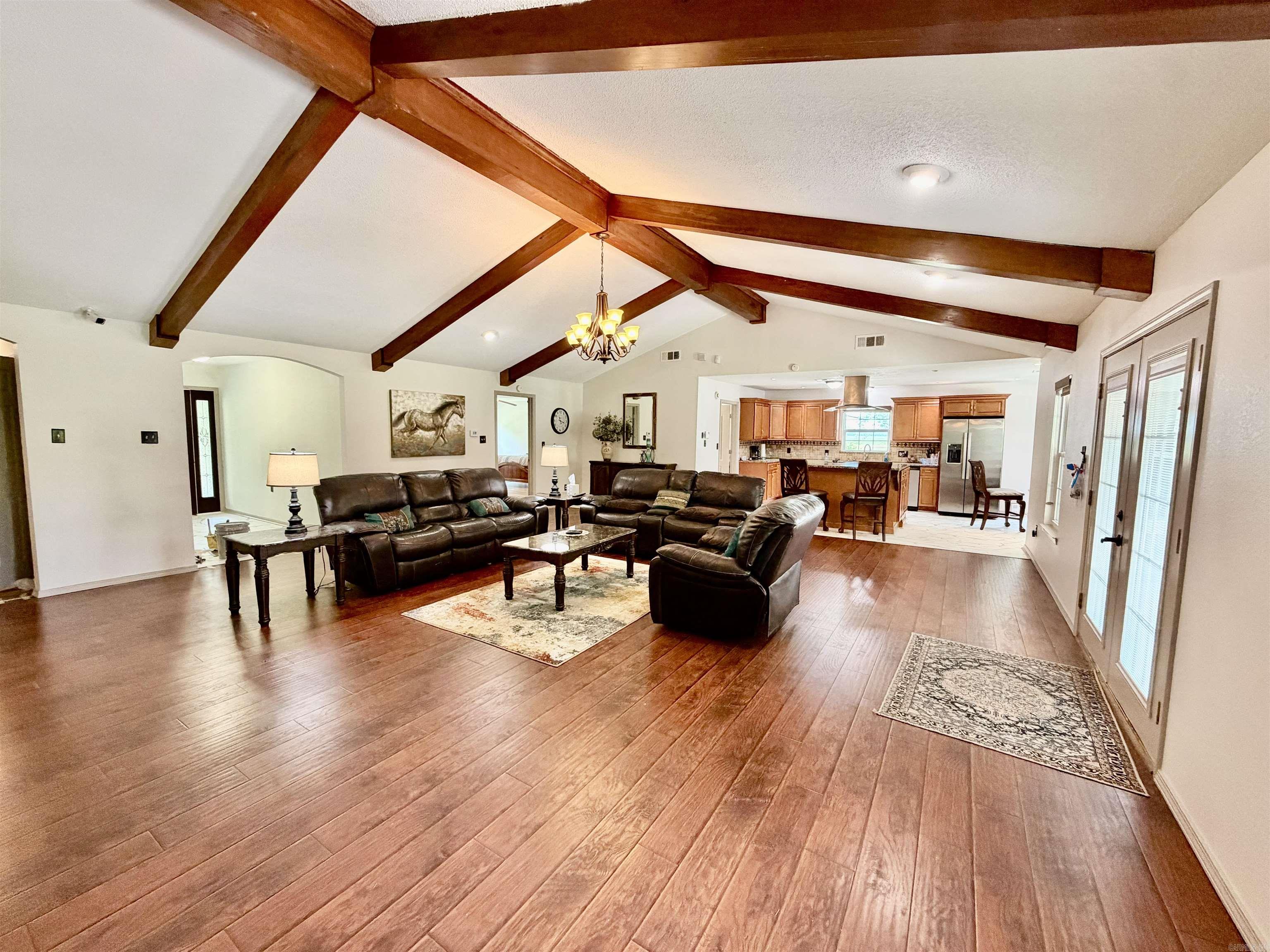 1407 S Trotter Property Photo 8