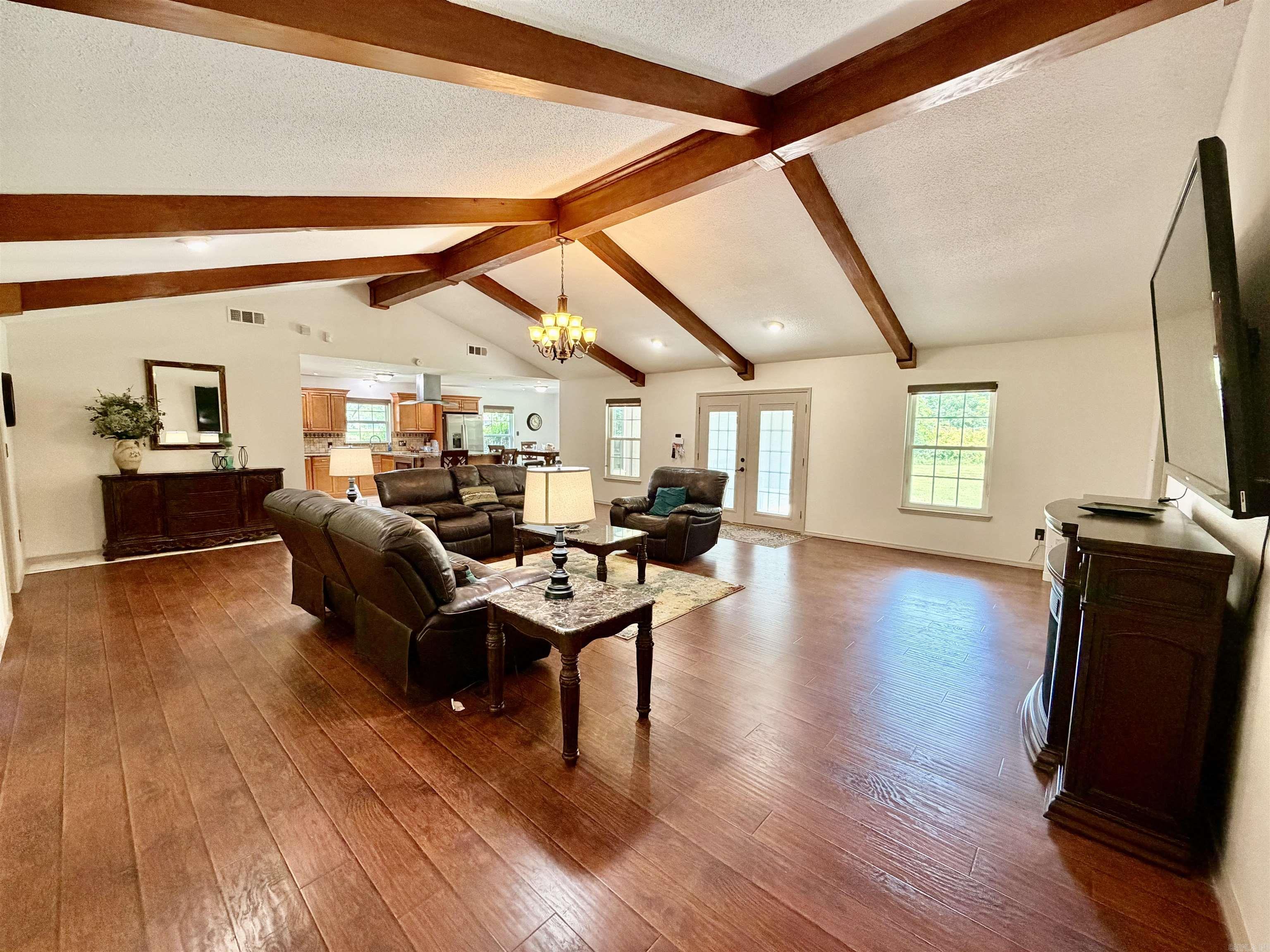 1407 S Trotter Property Photo 10