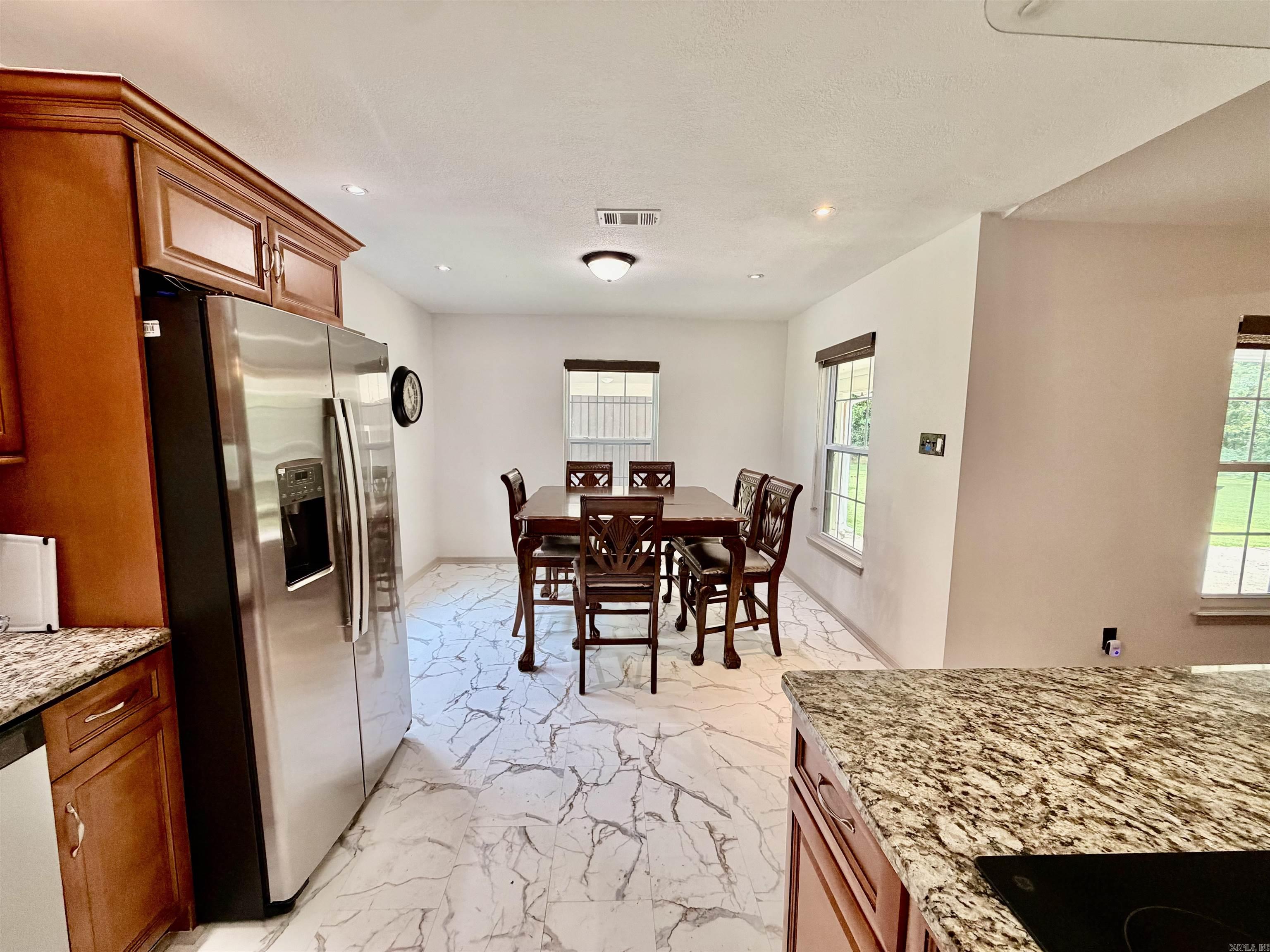 1407 S Trotter Property Photo 15