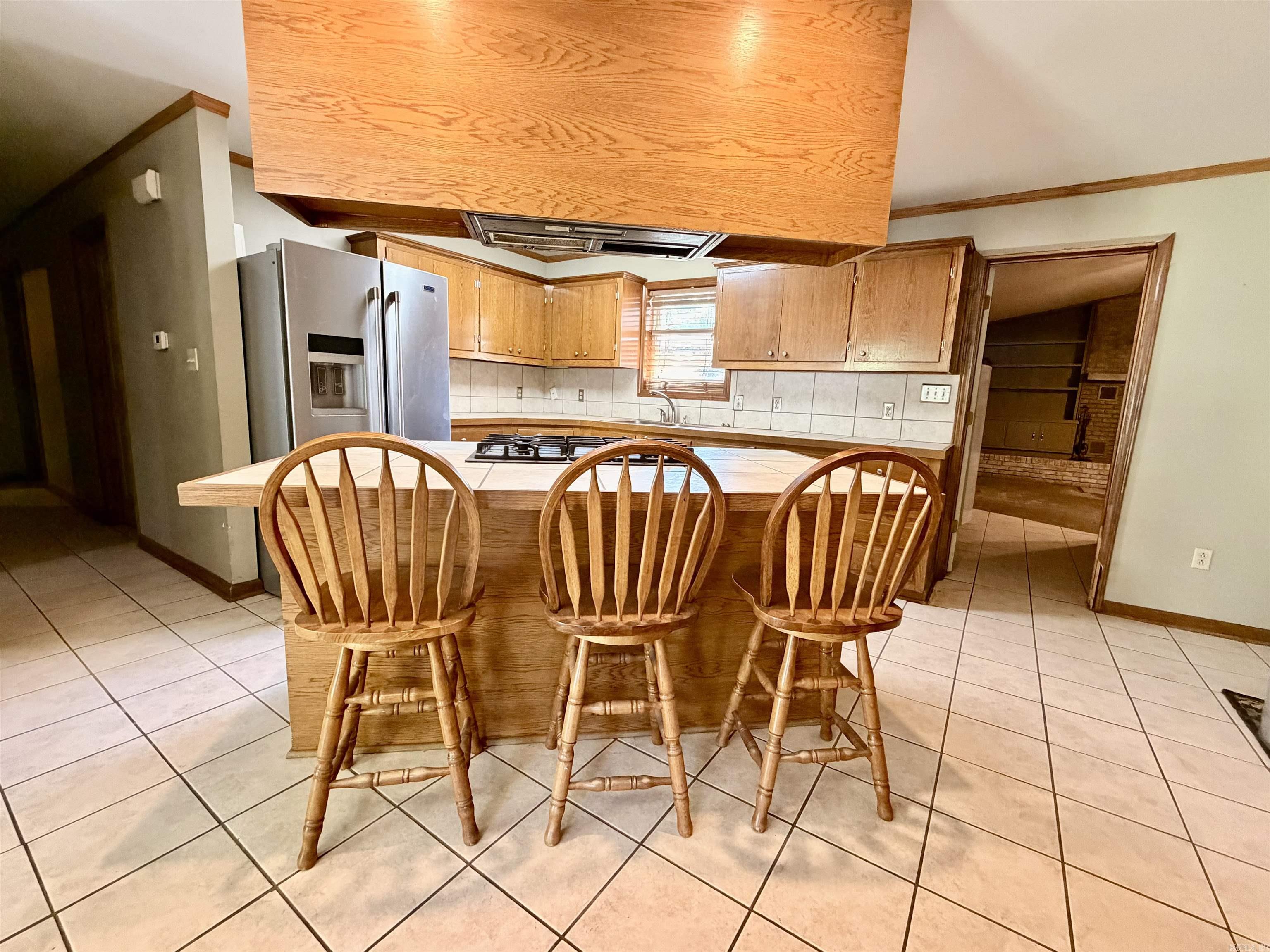 325 S Crestview Property Photo 4