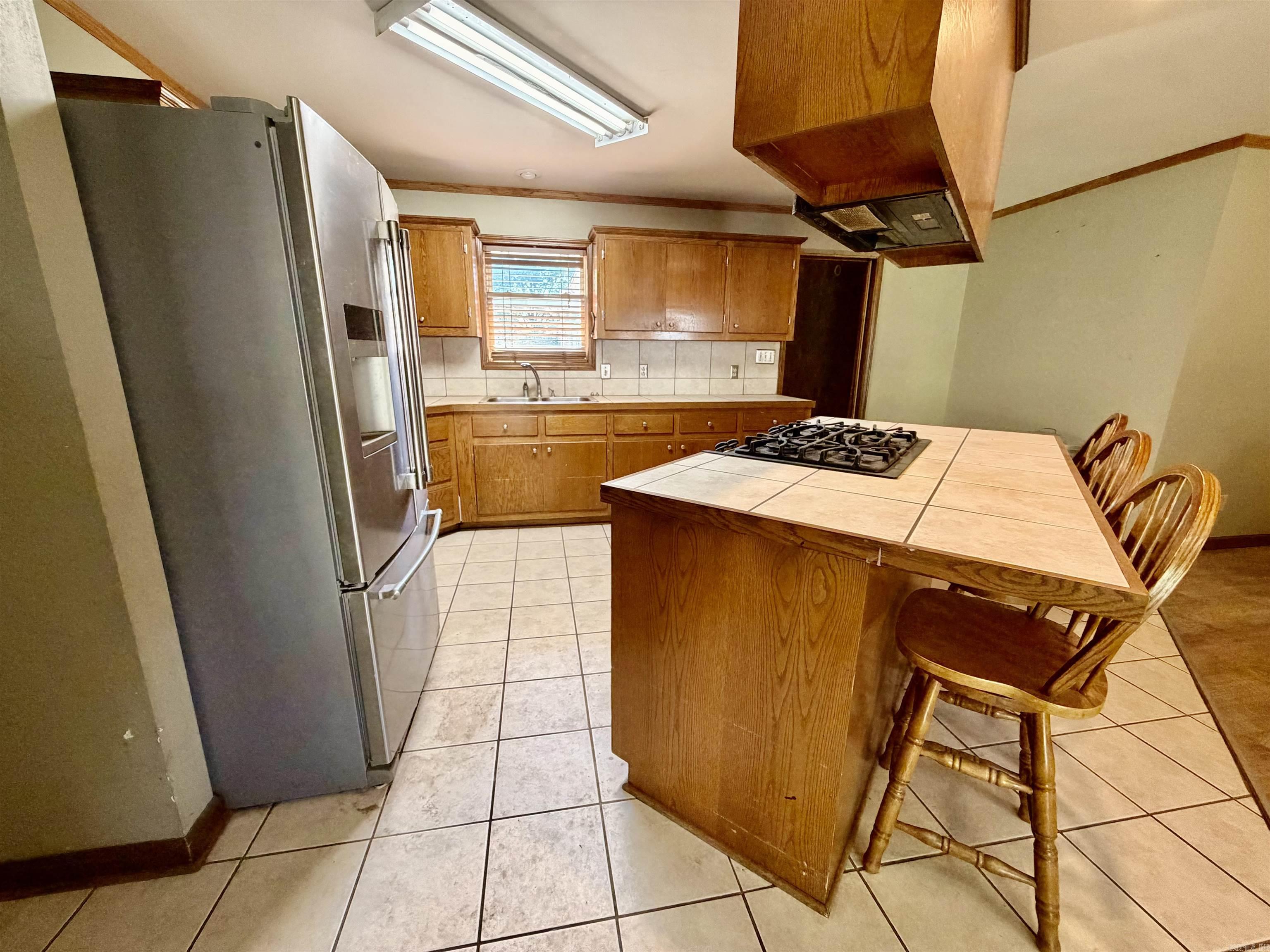 325 S Crestview Property Photo 6