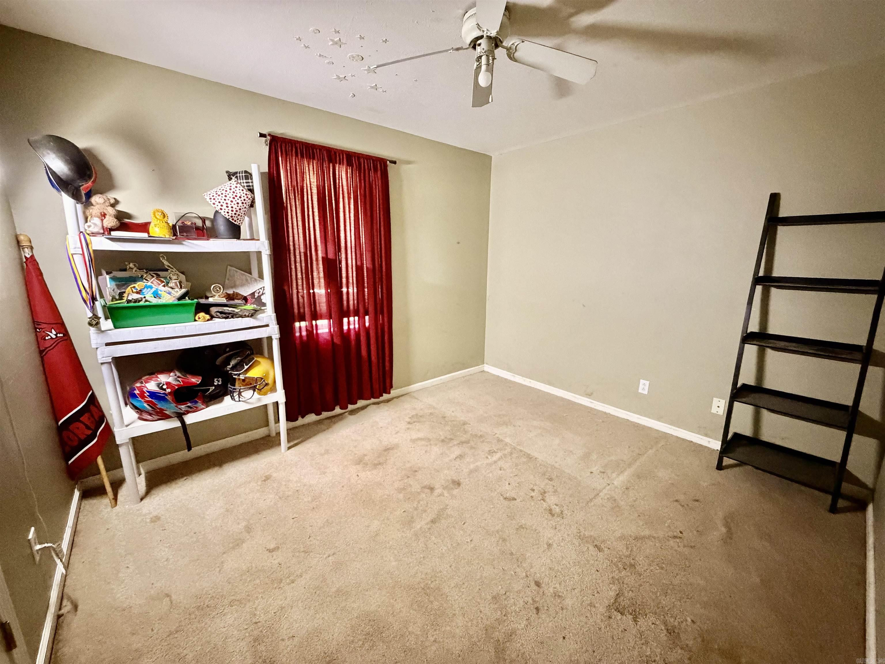 325 S Crestview Property Photo 8