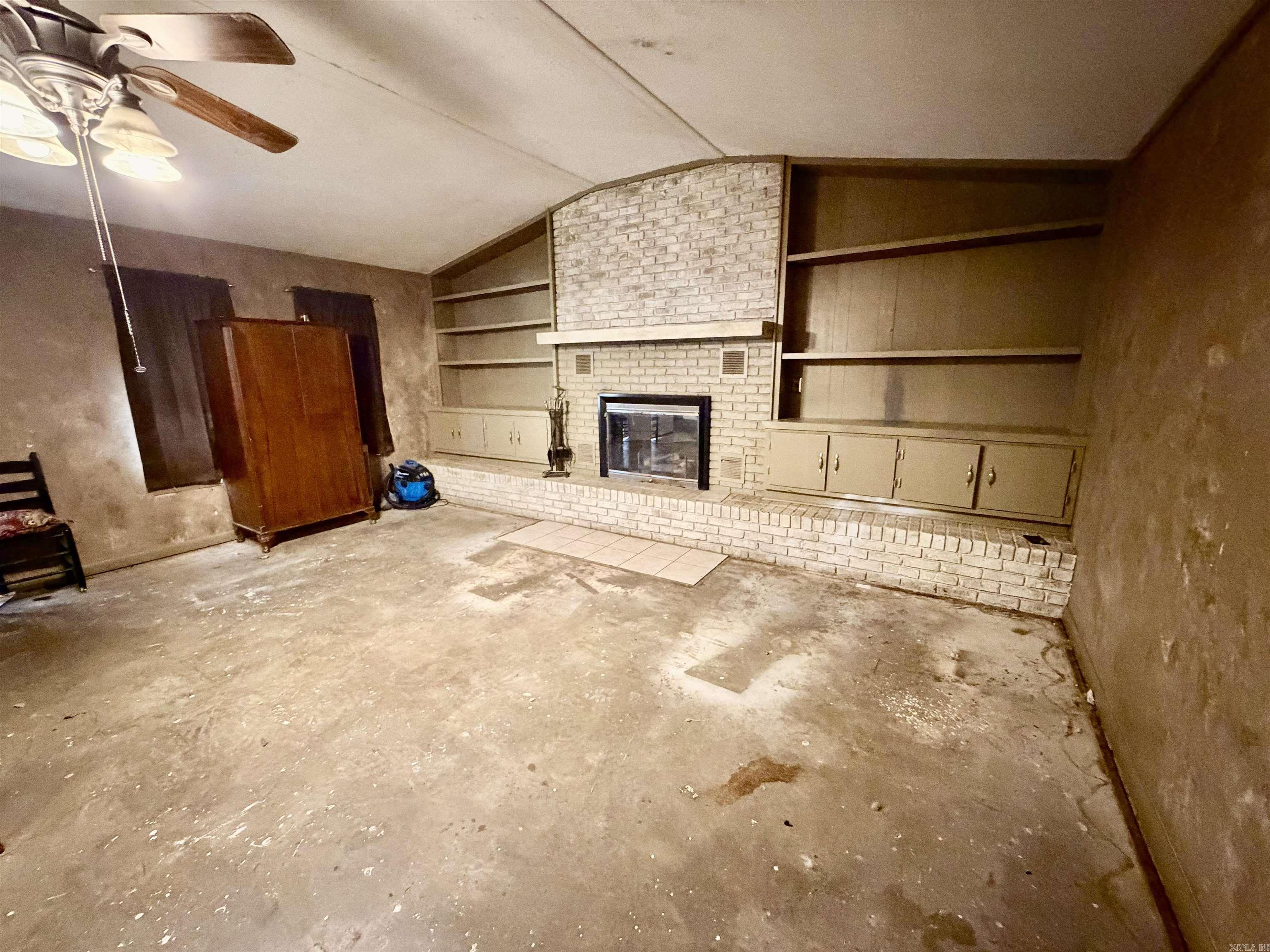 325 S Crestview Property Photo 25