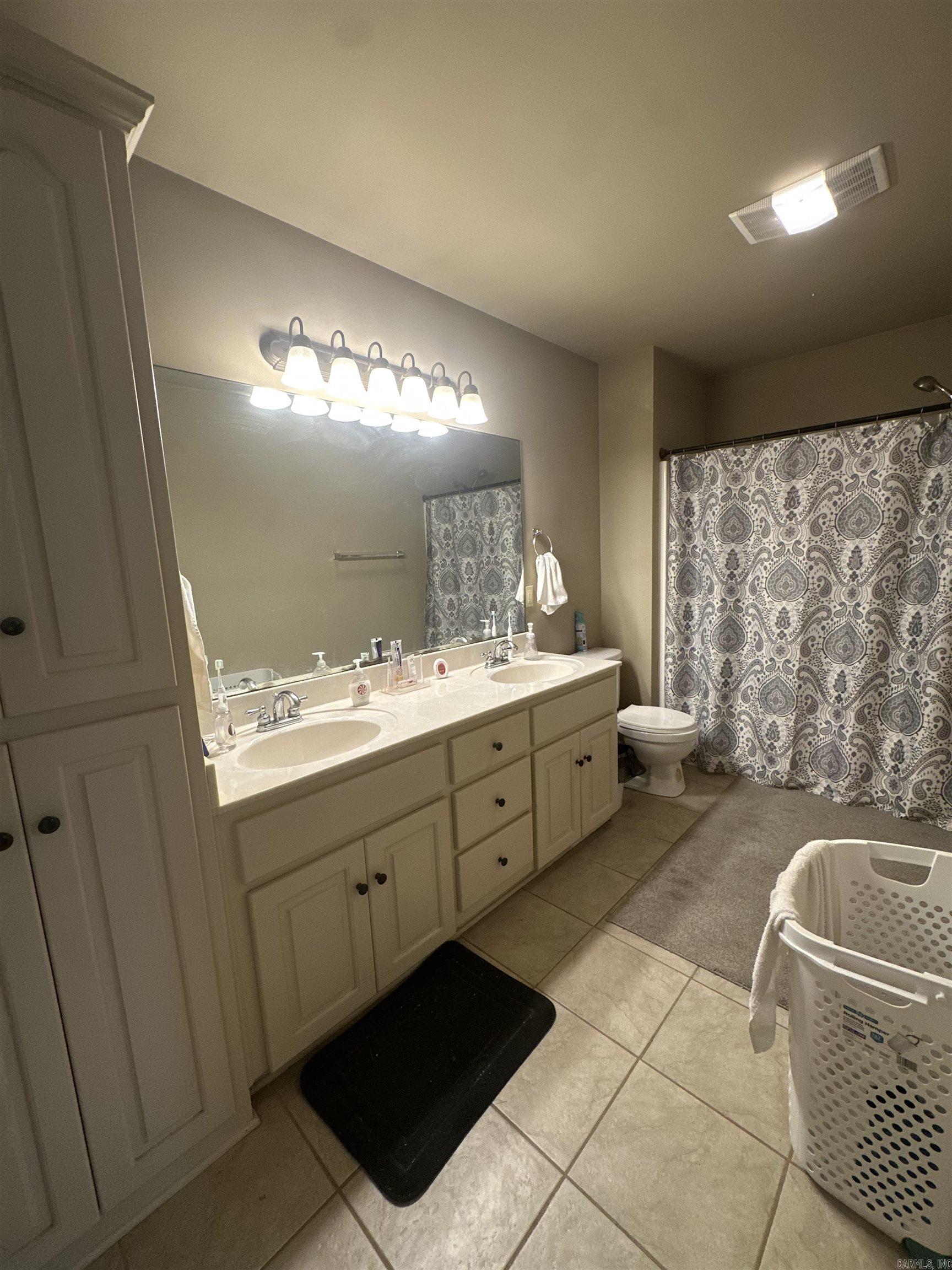 14 Windsor Park Drive Property Photo 9