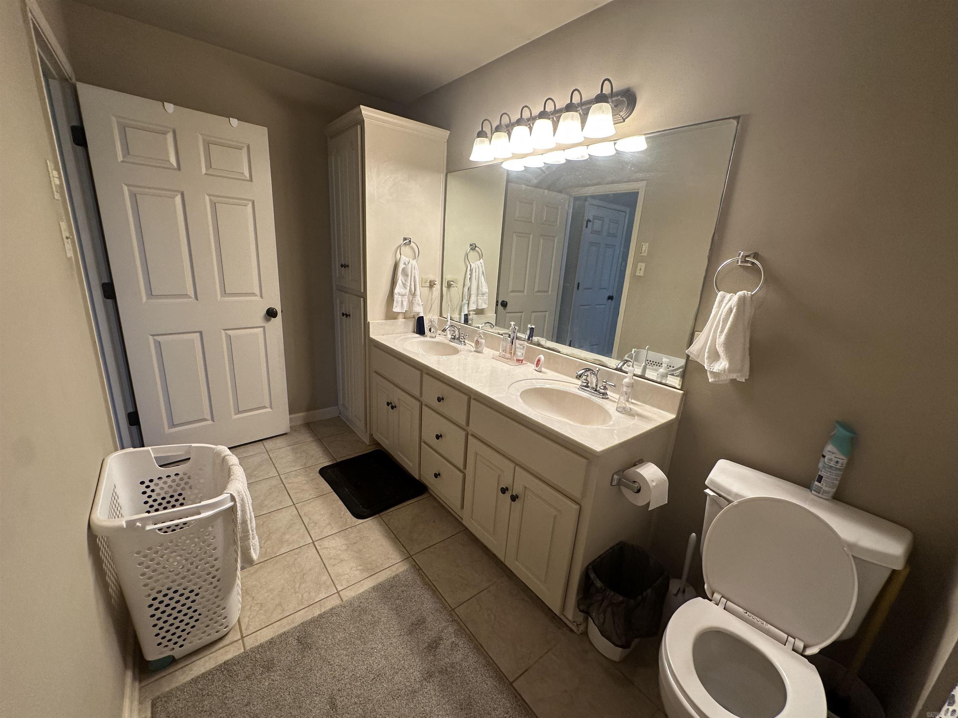 14 Windsor Park Drive Property Photo 11