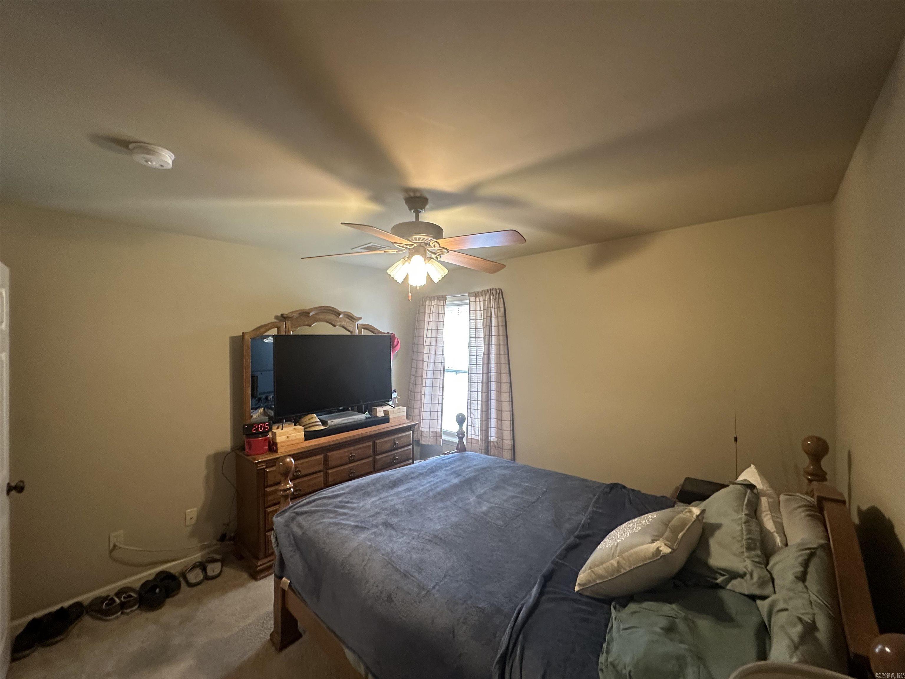 14 Windsor Park Drive Property Photo 13