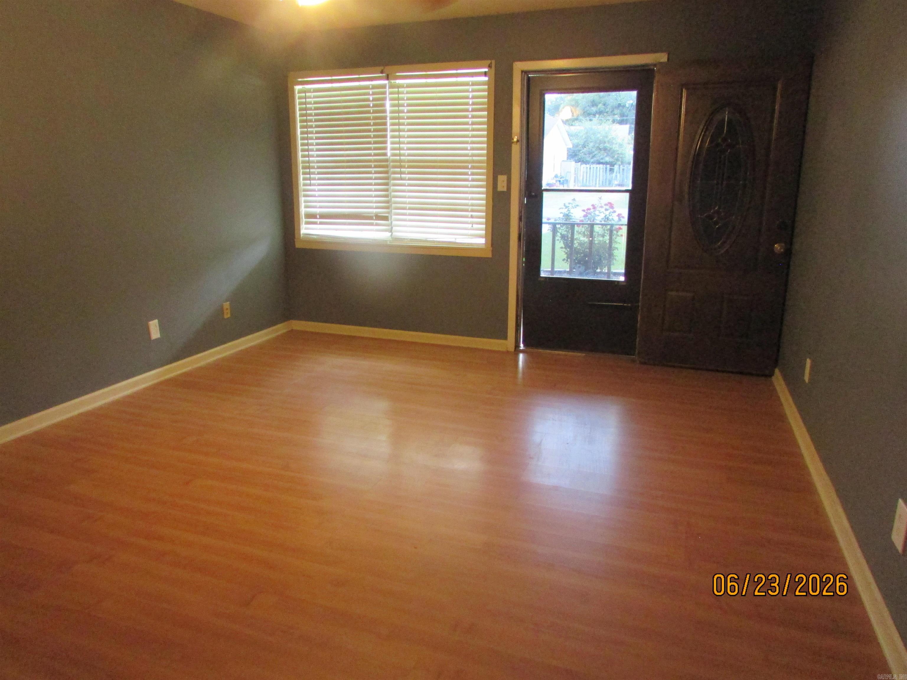 406 N Cherry Property Photo 4