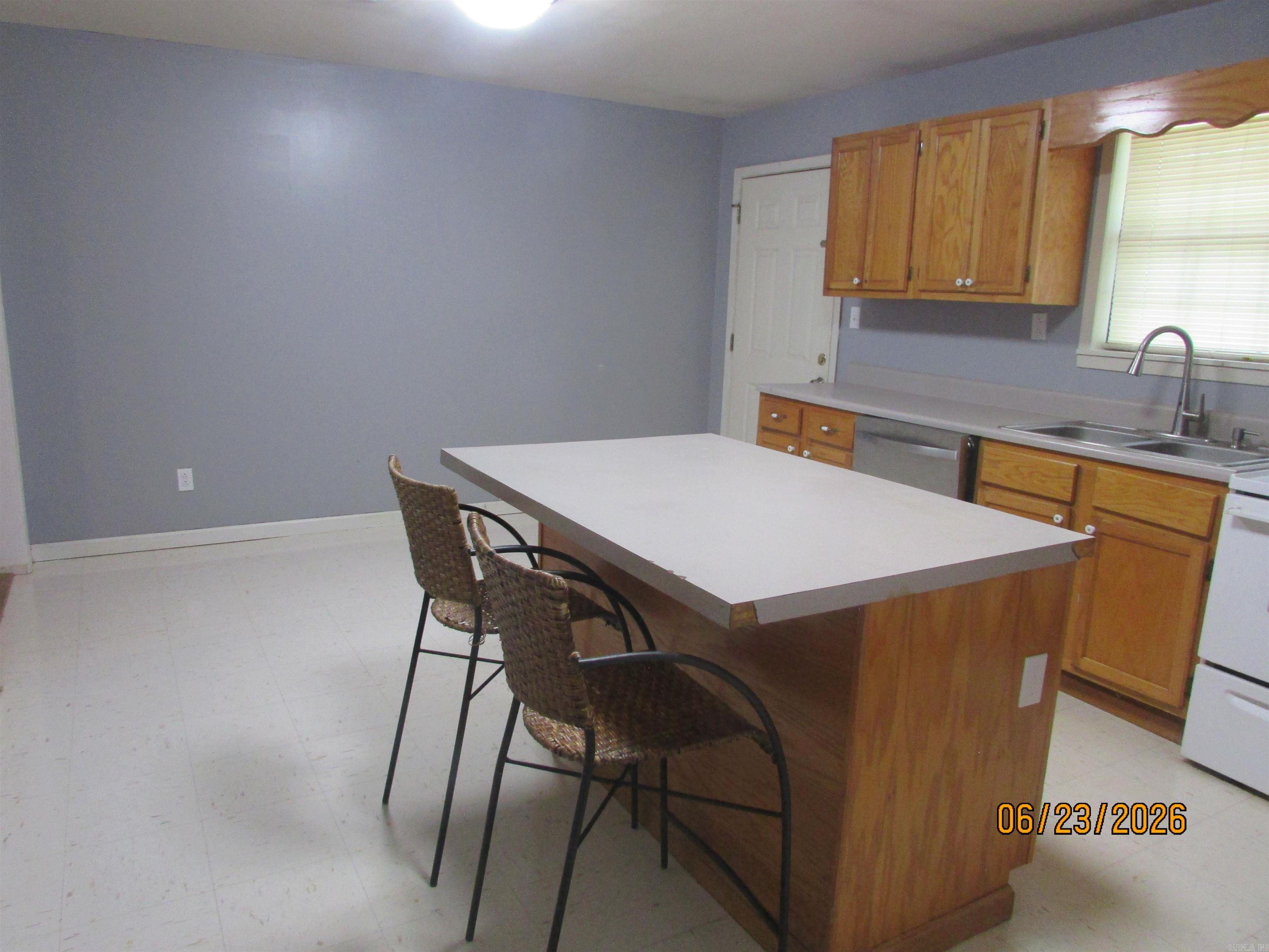 406 N Cherry Property Photo 7