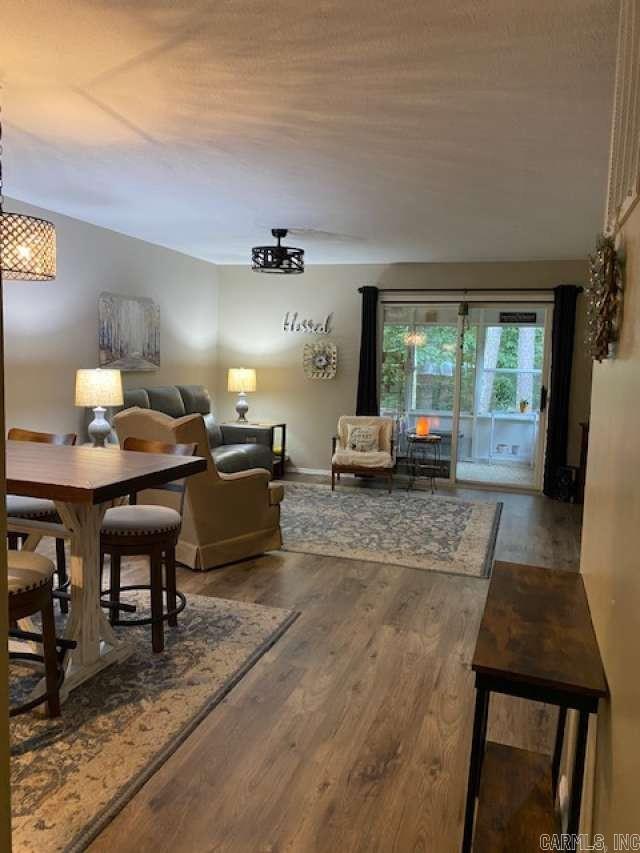 8 Lindsay Lane Property Photo 2