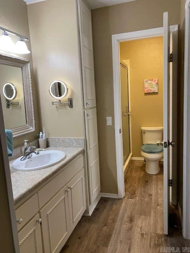8 Lindsay Lane Property Photo 13