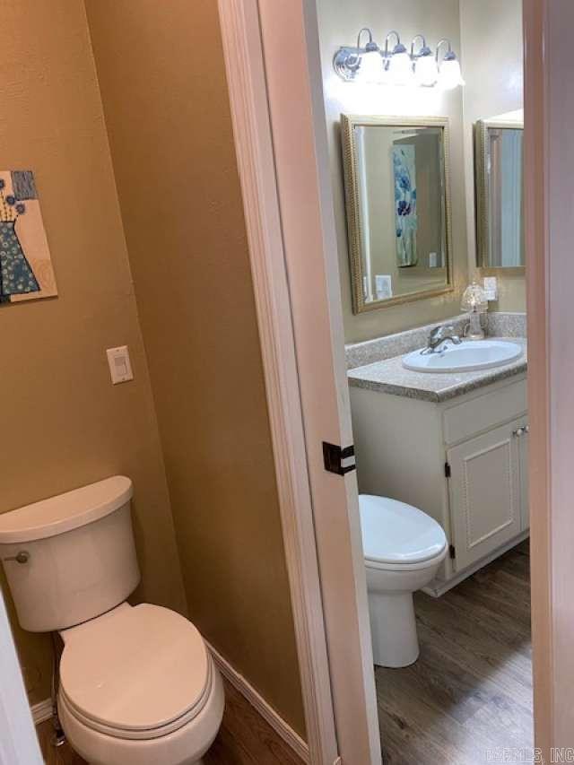 8 Lindsay Lane Property Photo 16