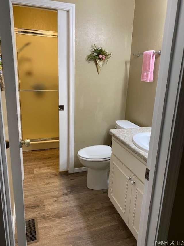 8 Lindsay Lane Property Photo 18
