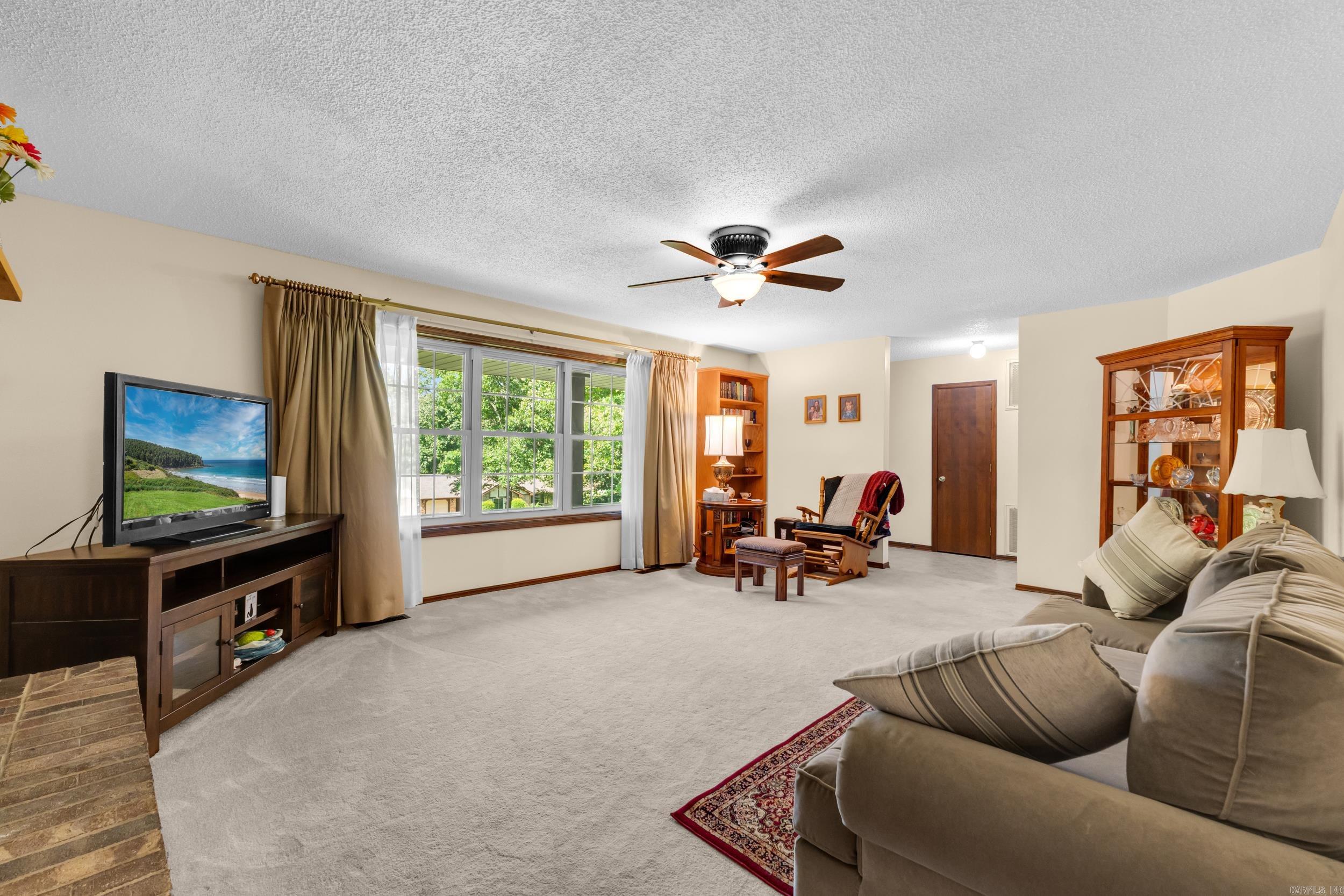 188 Amberwood Lane Property Photo 6
