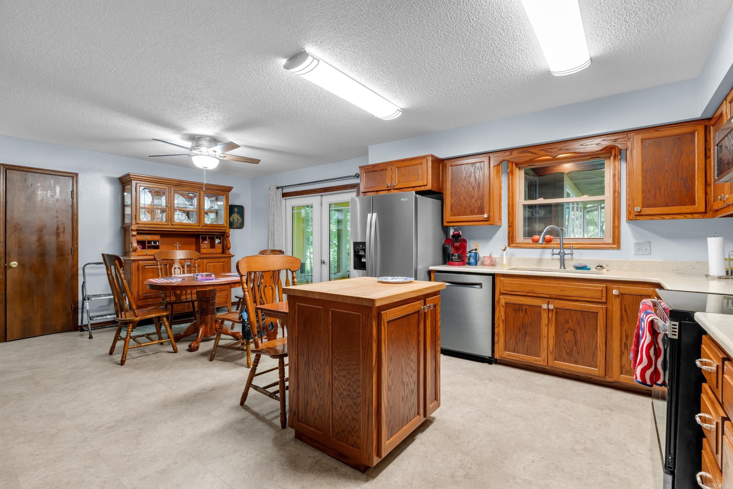 188 Amberwood Lane Property Photo 10