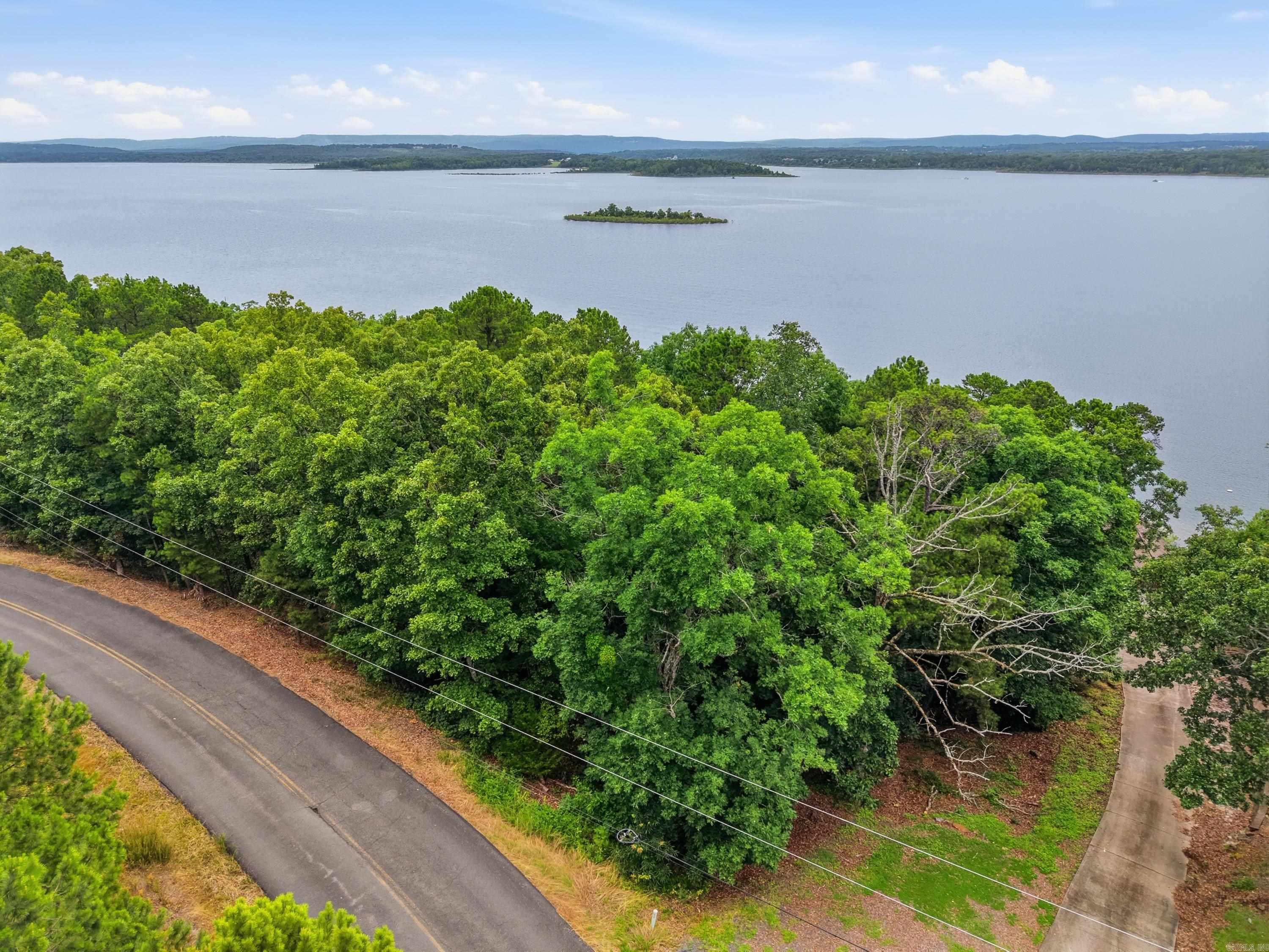 609 Lakefront Road Property Photo 4