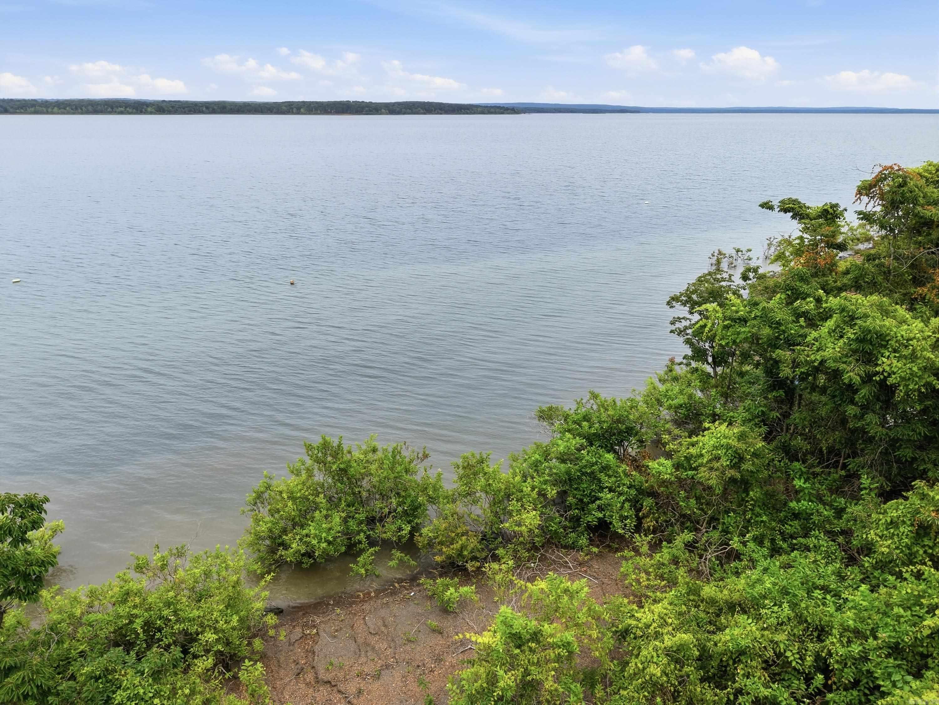 609 Lakefront Road Property Photo 10