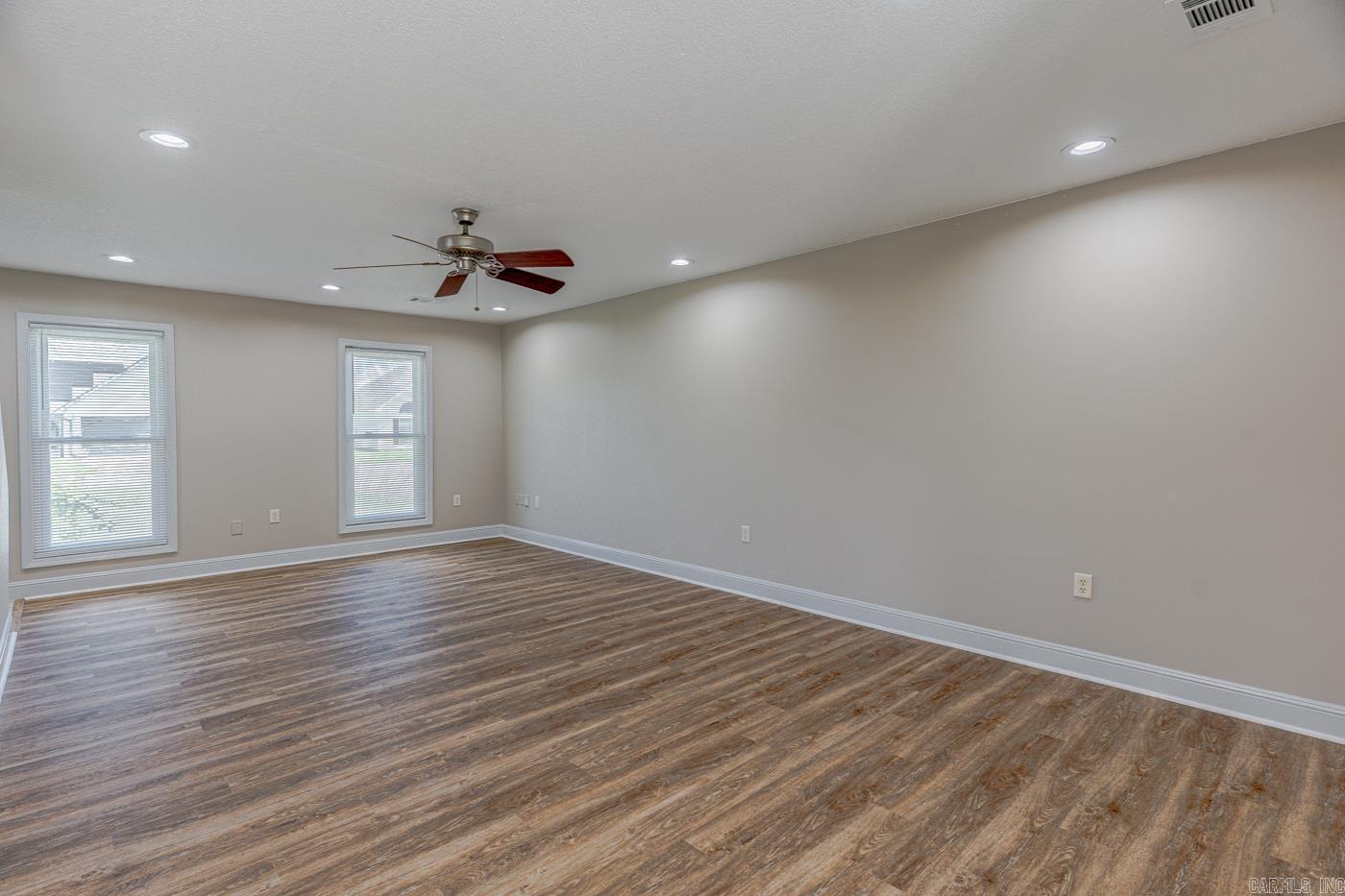 3521 Beacon St Property Photo 8