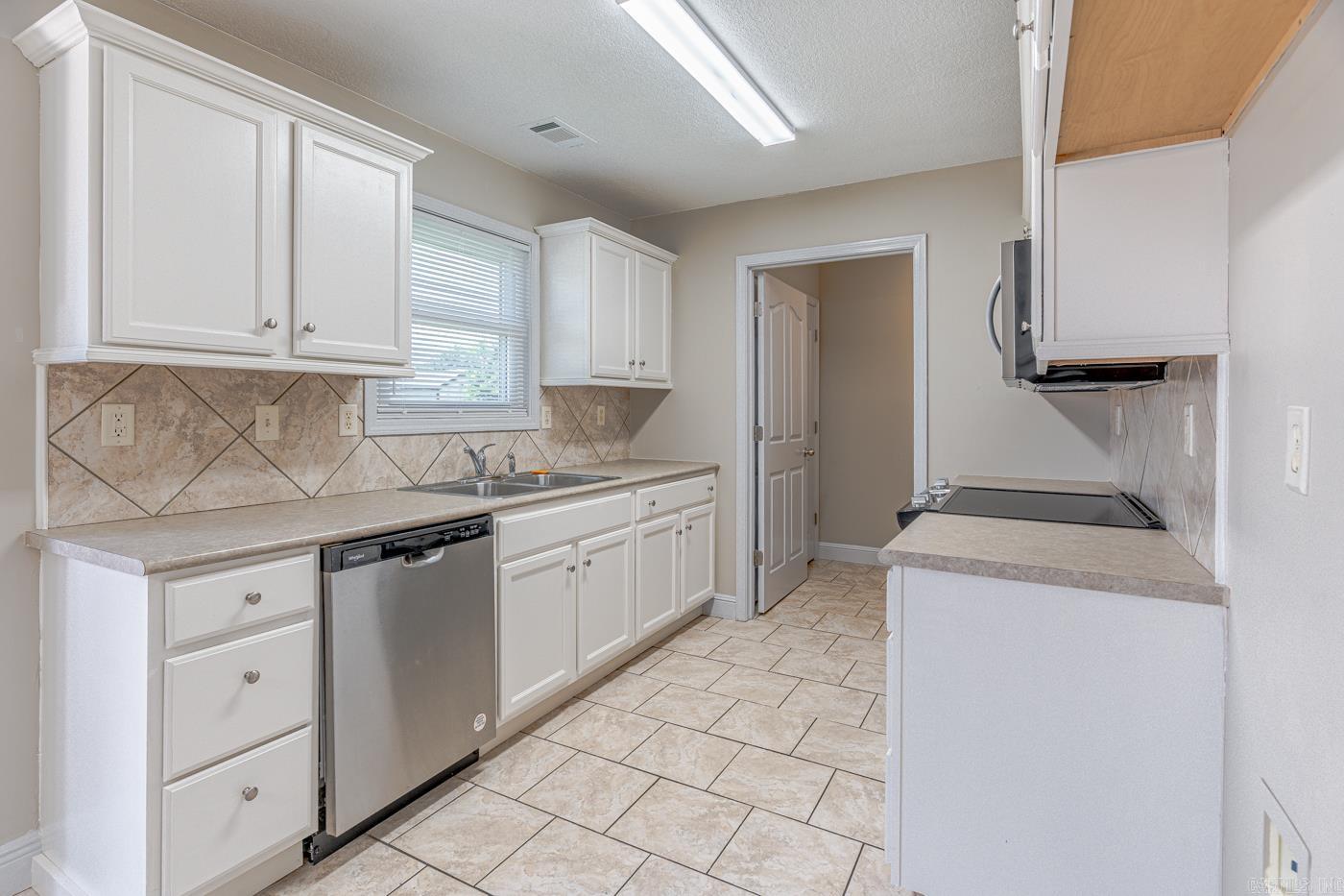 3521 Beacon St Property Photo 11