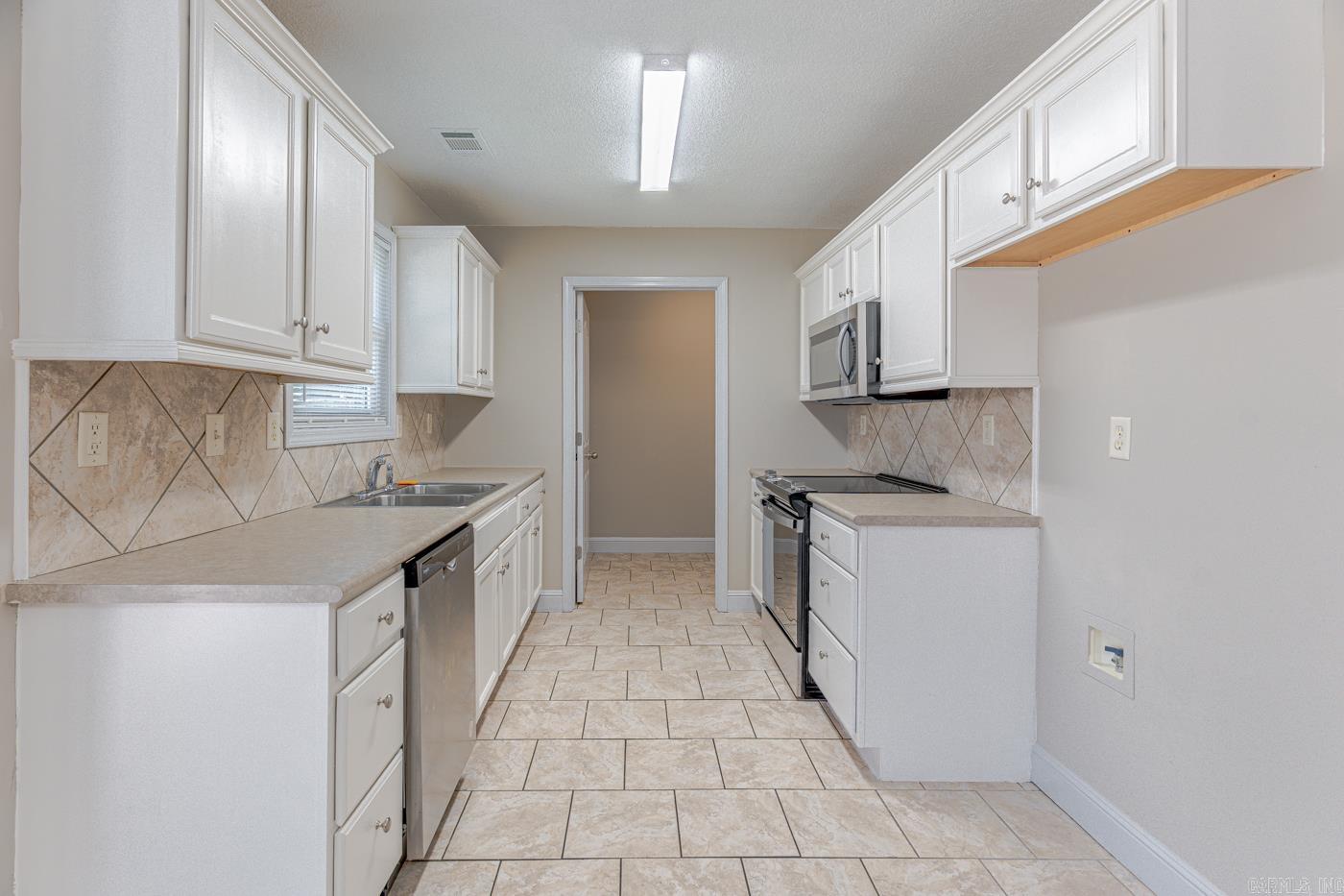 3521 Beacon St Property Photo 12