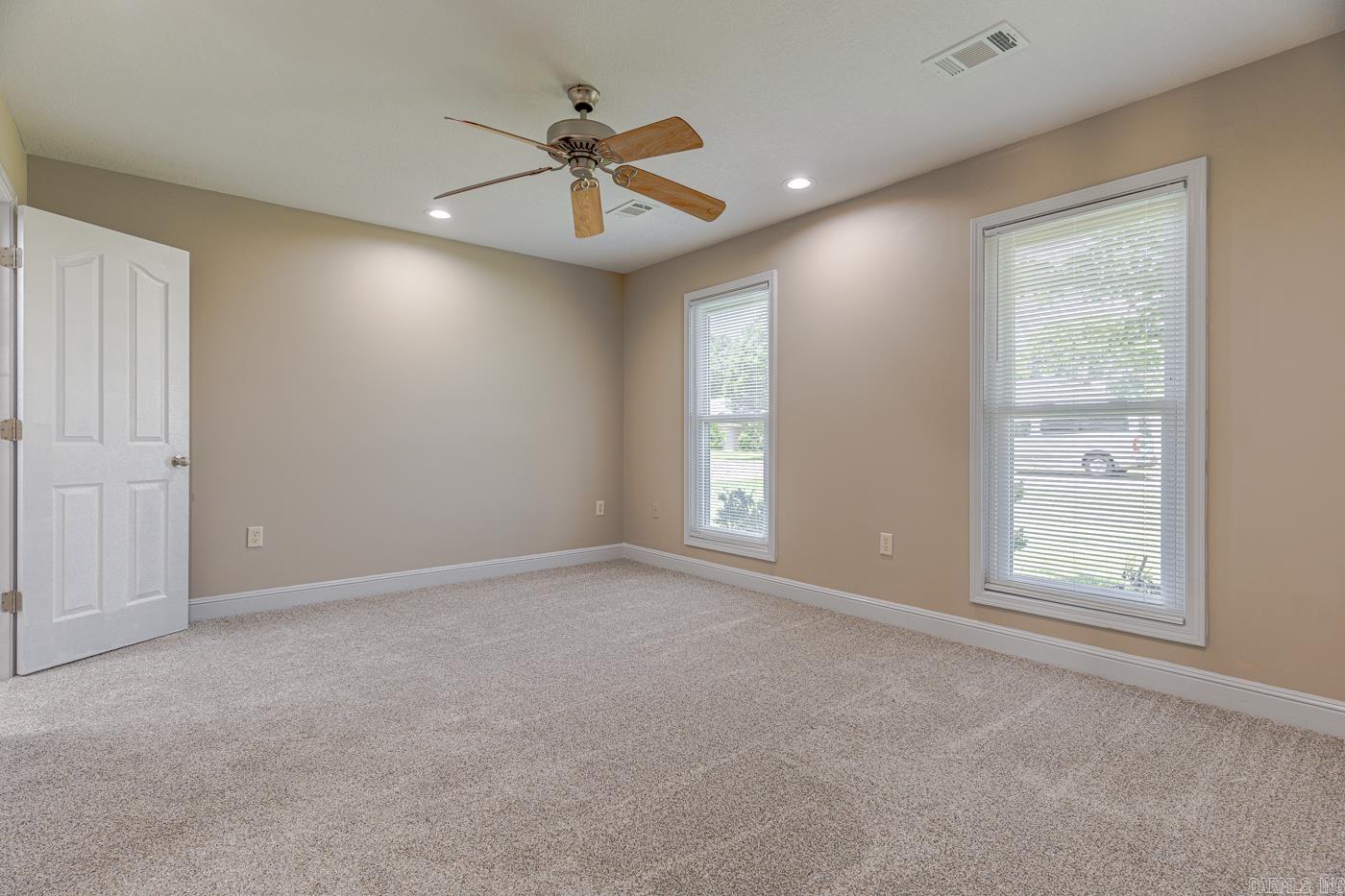 3521 Beacon St Property Photo 18