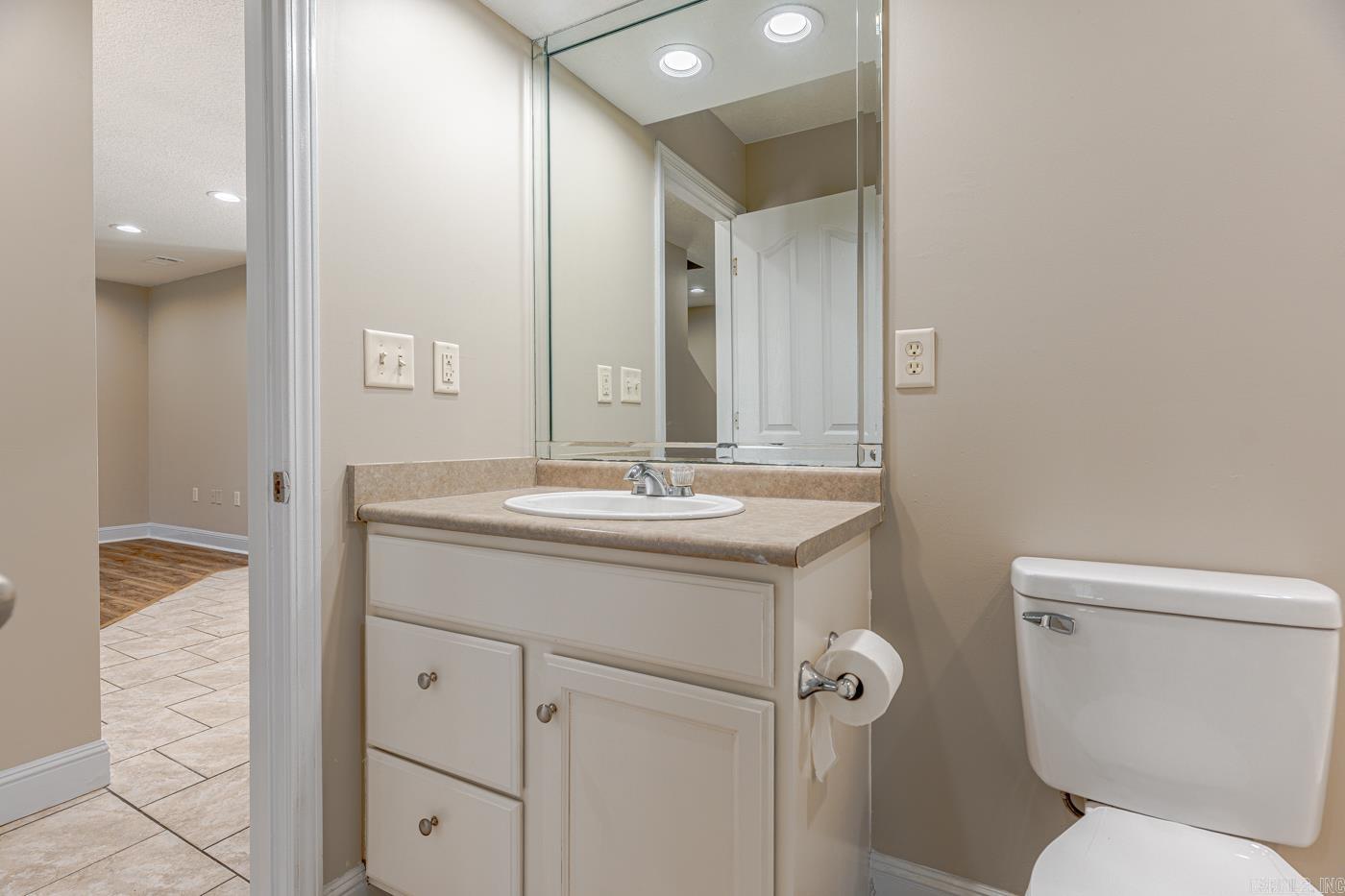3521 Beacon St Property Photo 20