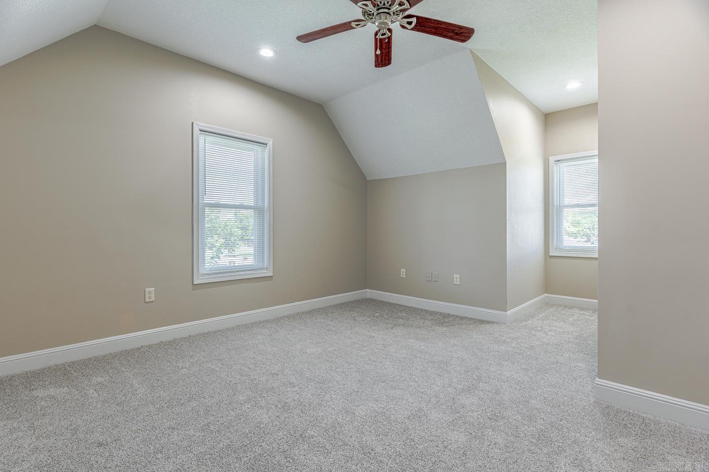 3521 Beacon St Property Photo 25