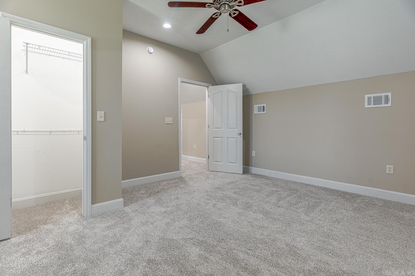 3521 Beacon St Property Photo 27