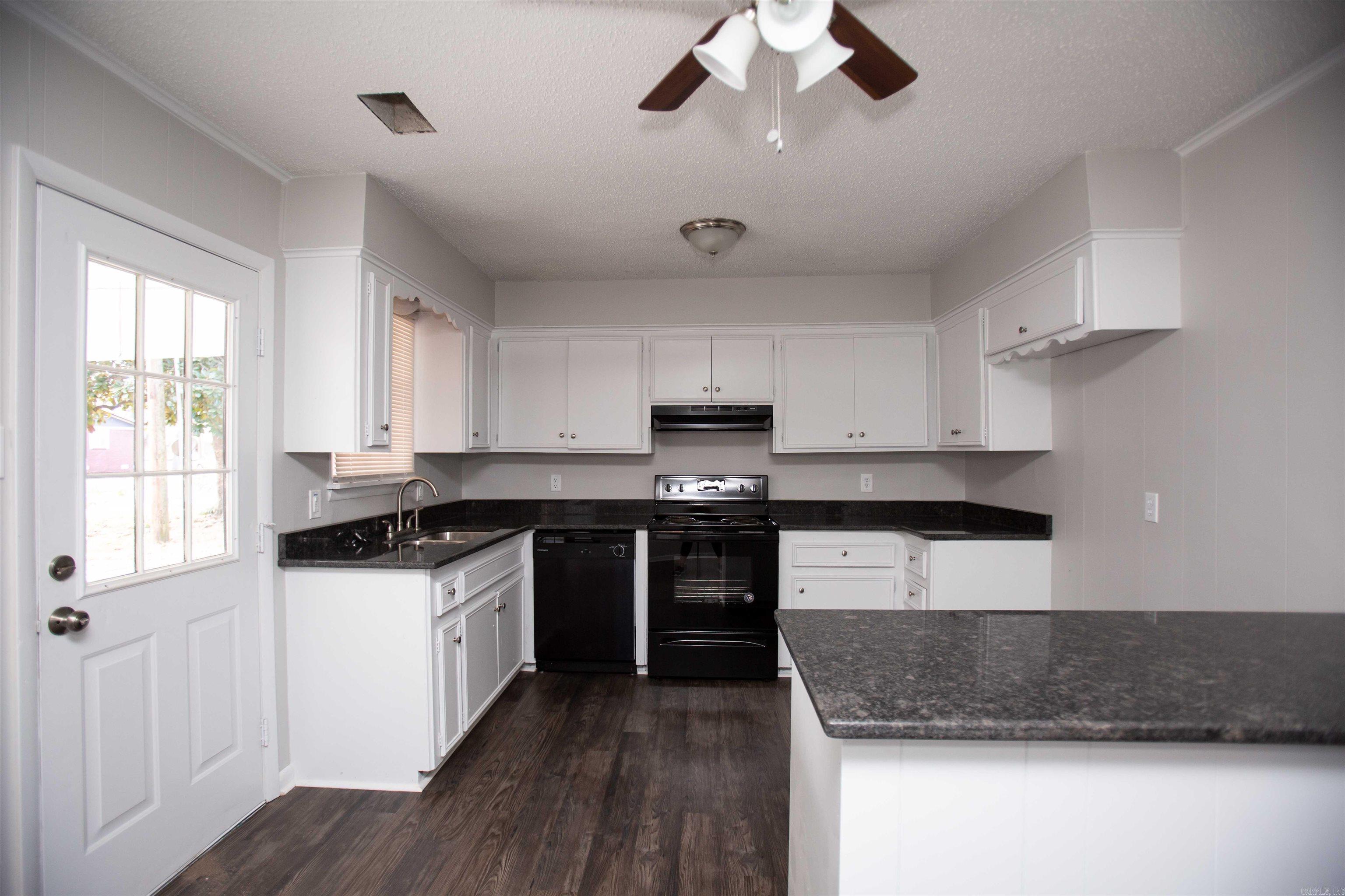 6505 Farmstead Road Property Photo 7