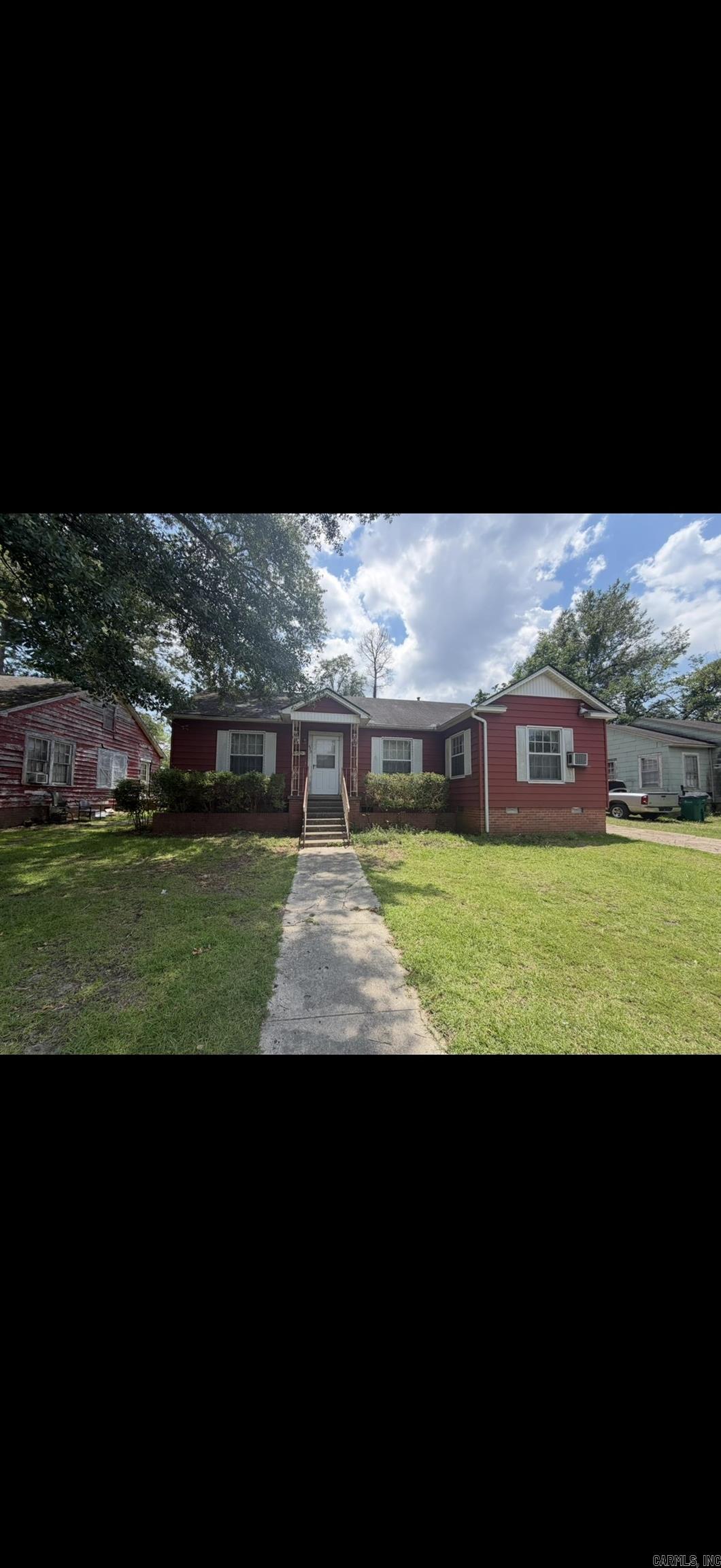 429 Melrose St Property Photo 1