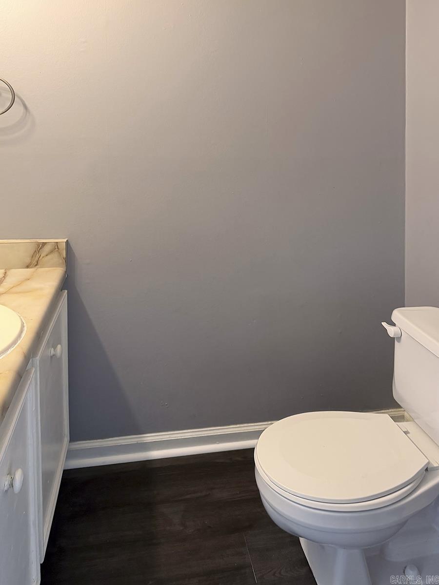 4717 - 4719 Ridge Road Property Photo 9