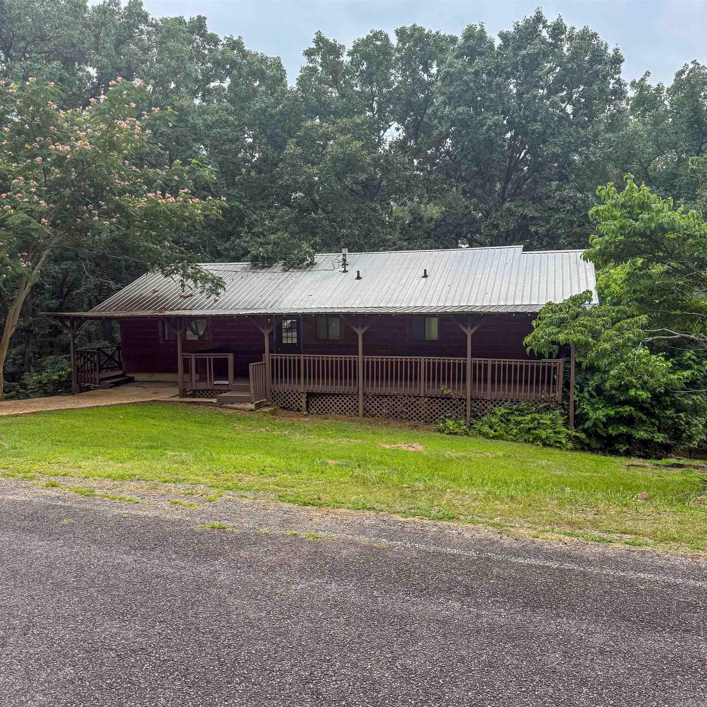 230 Riverview Drive Property Photo 1